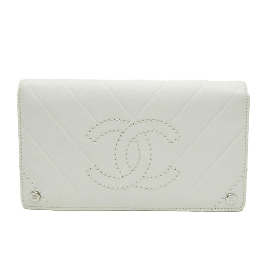 Chanel V-Stich White Leather Wallet Accessories