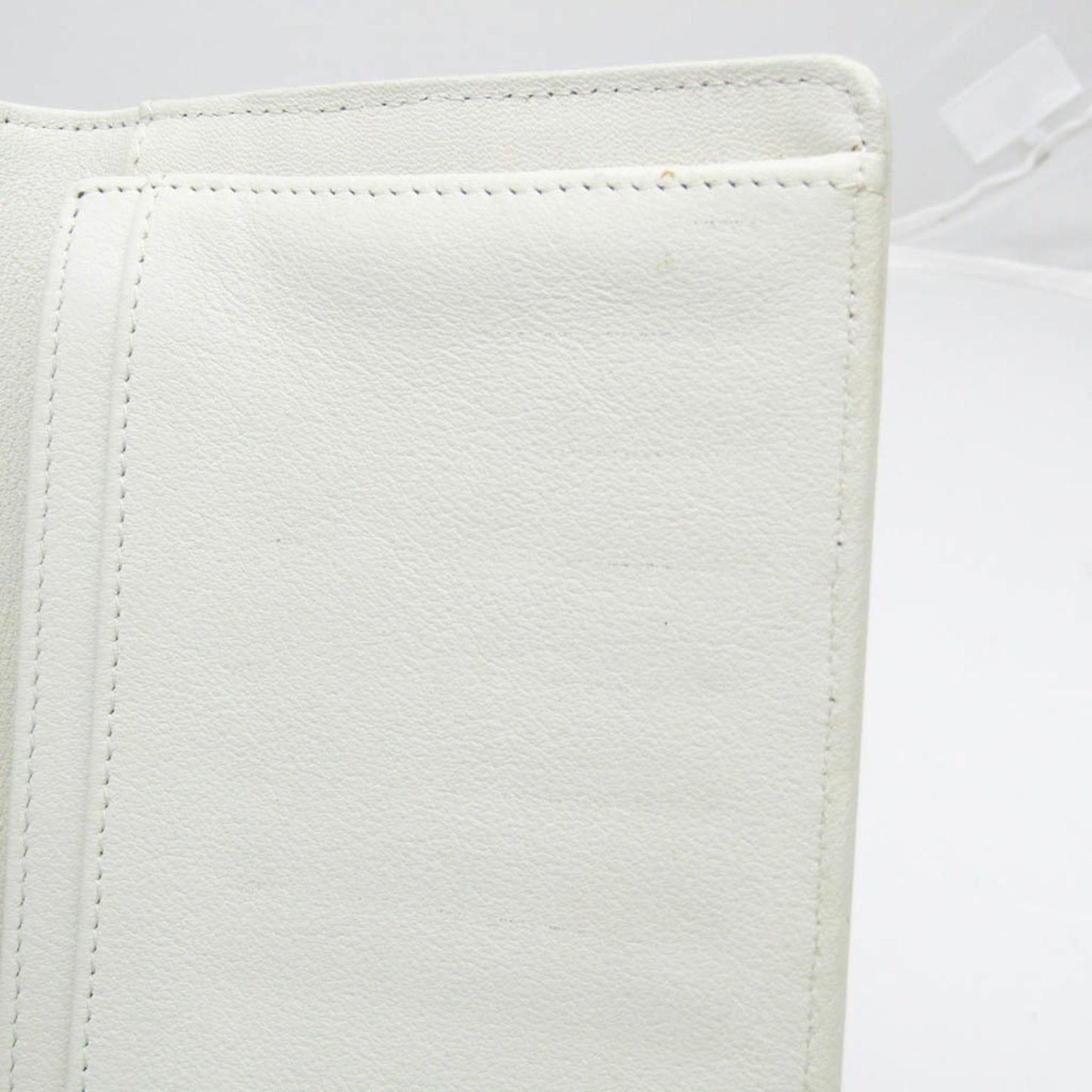 Chanel V-Stich White Leather Wallet Accessories