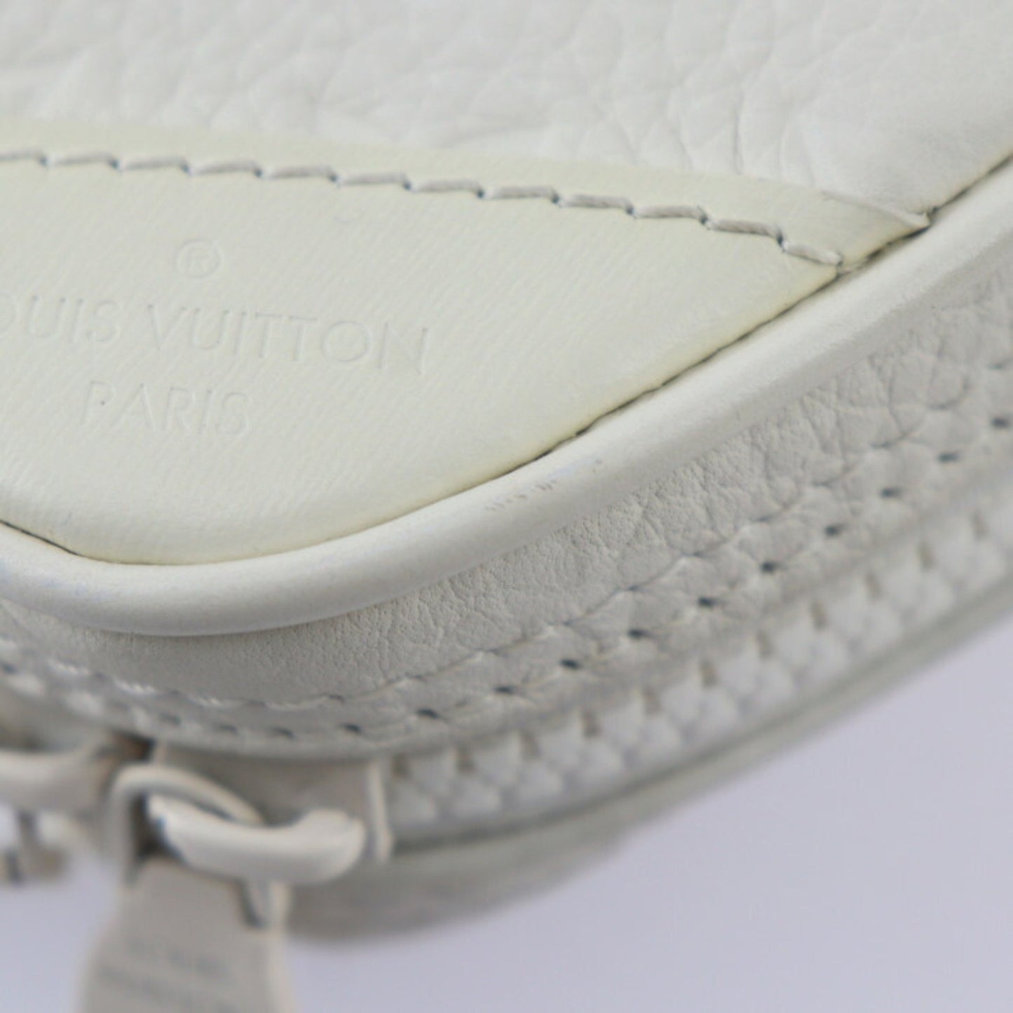 Louis Vuitton Utility White Leather Shoulder Bag