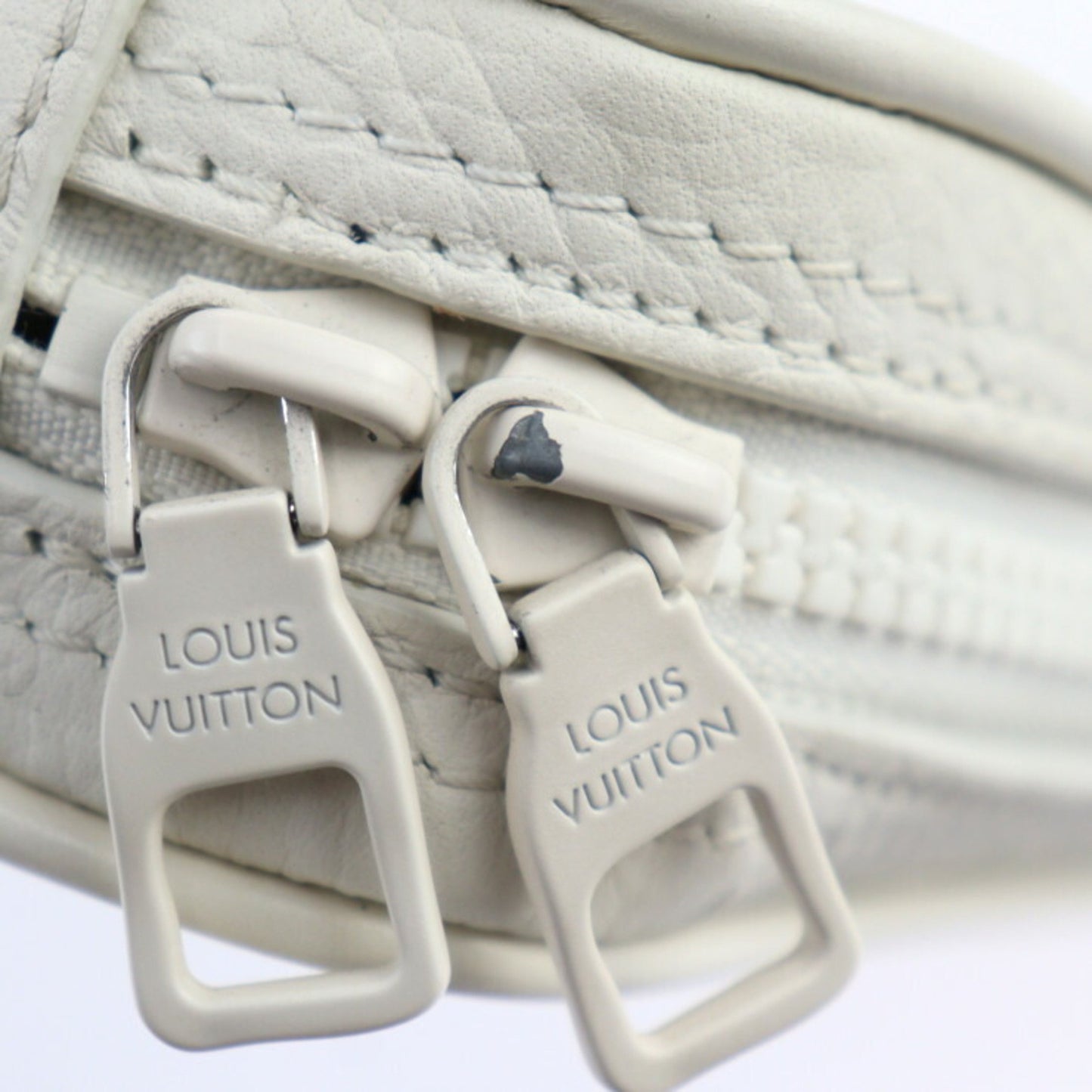 Louis Vuitton Utility White Leather Shoulder Bag