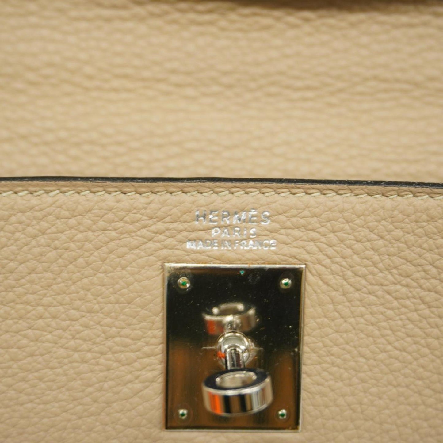 Hermès Kelly 32 Beige Leather Hand Bag