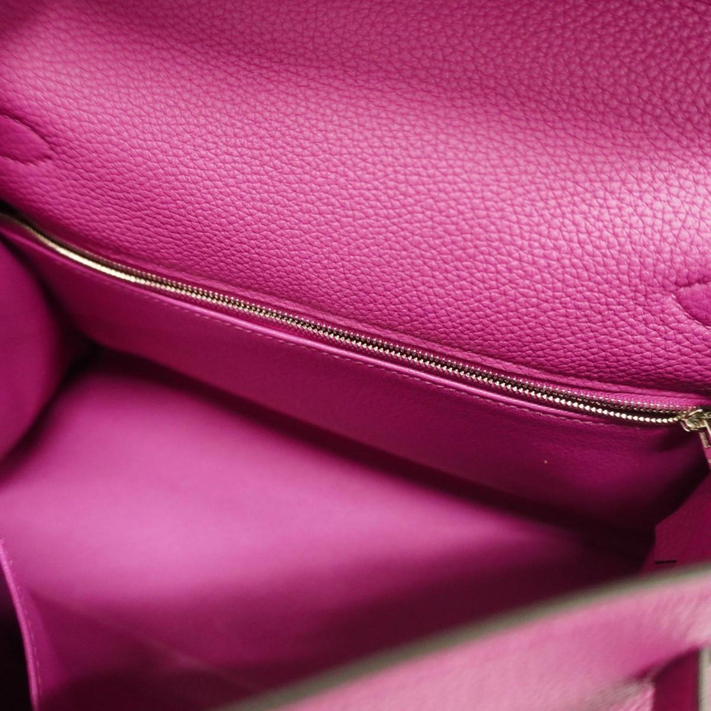 Hermès Kelly 28 Pink Leather Hand Bag