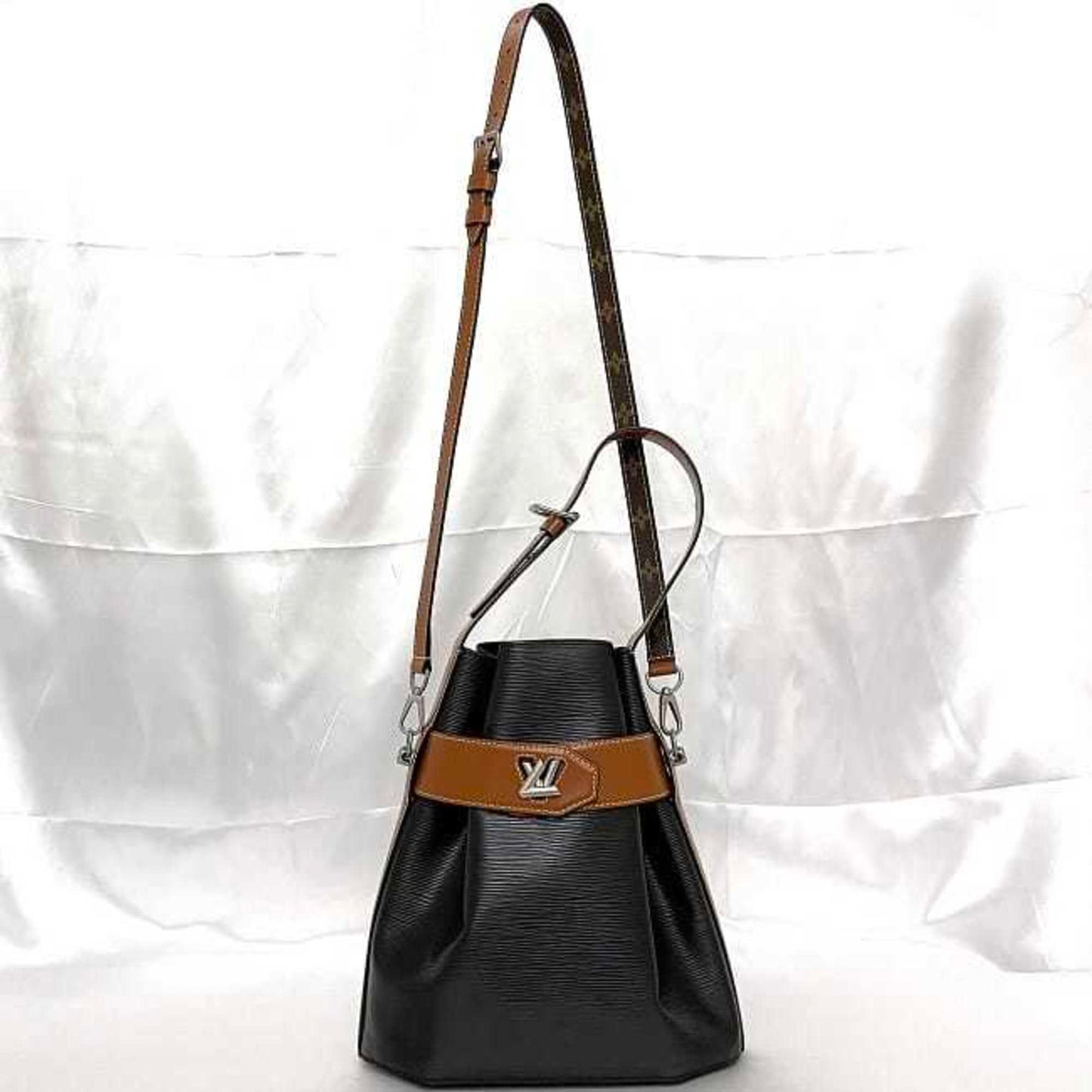 Louis Vuitton Twist Black Leather Shoulder Bag