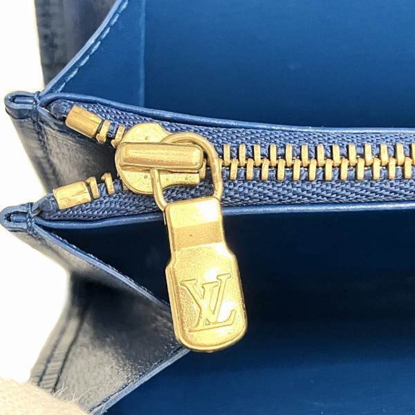 Louis Vuitton Sarah Blue Leather Wallet Accessories