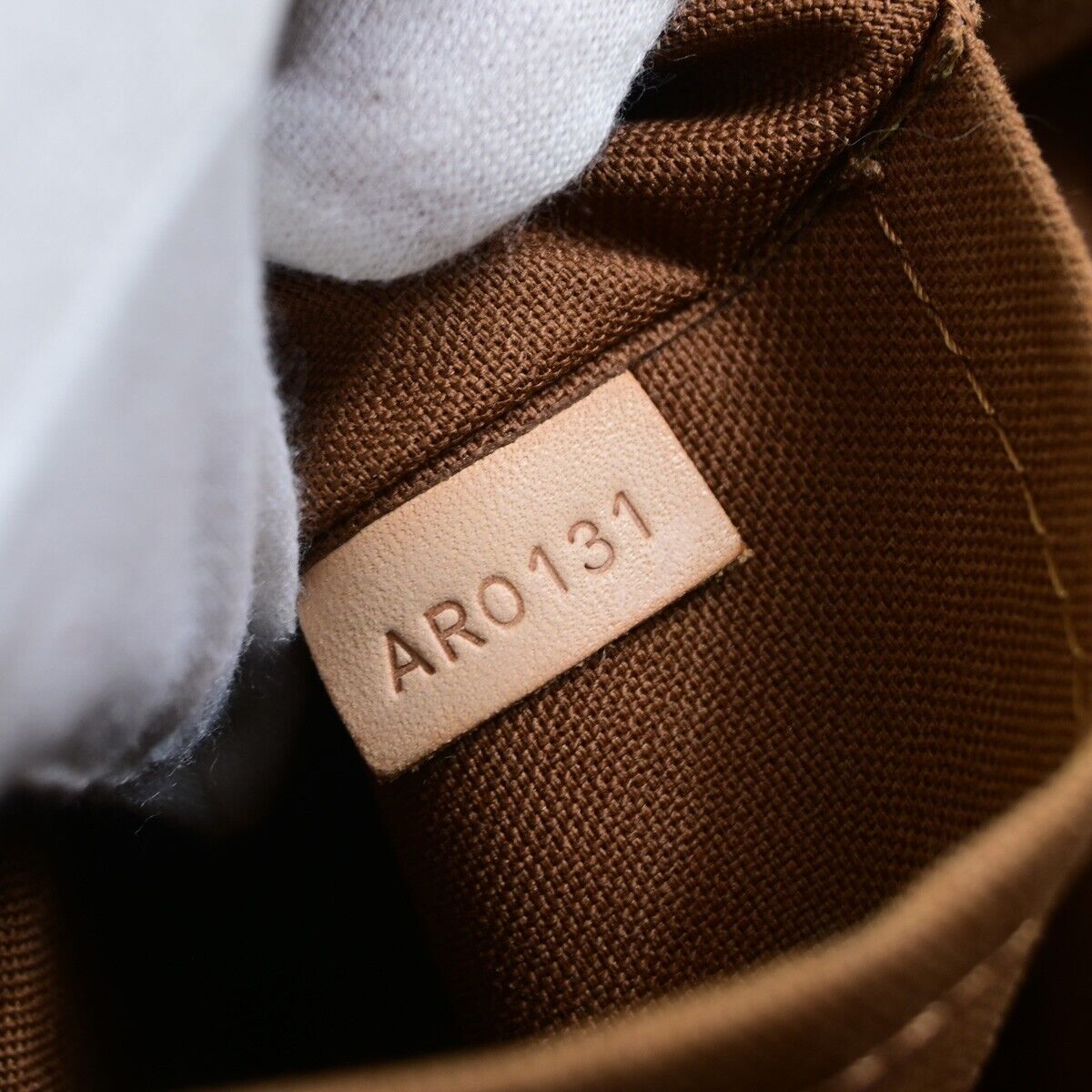 Louis Vuitton Tivoli Brown Canvas Hand Bag