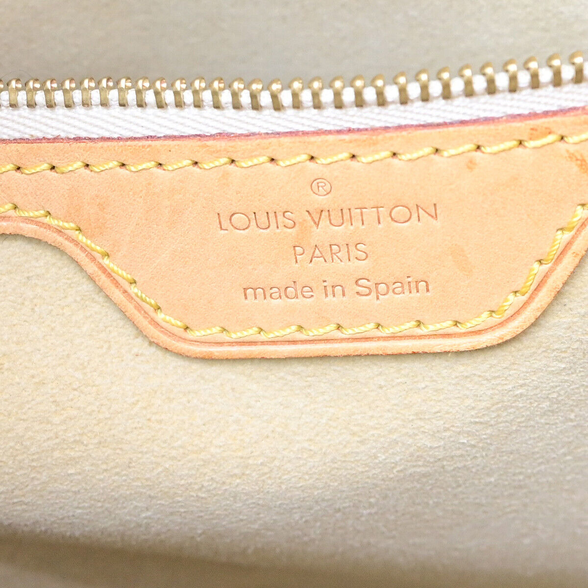 Louis Vuitton Hampstead White Canvas Hand Bag