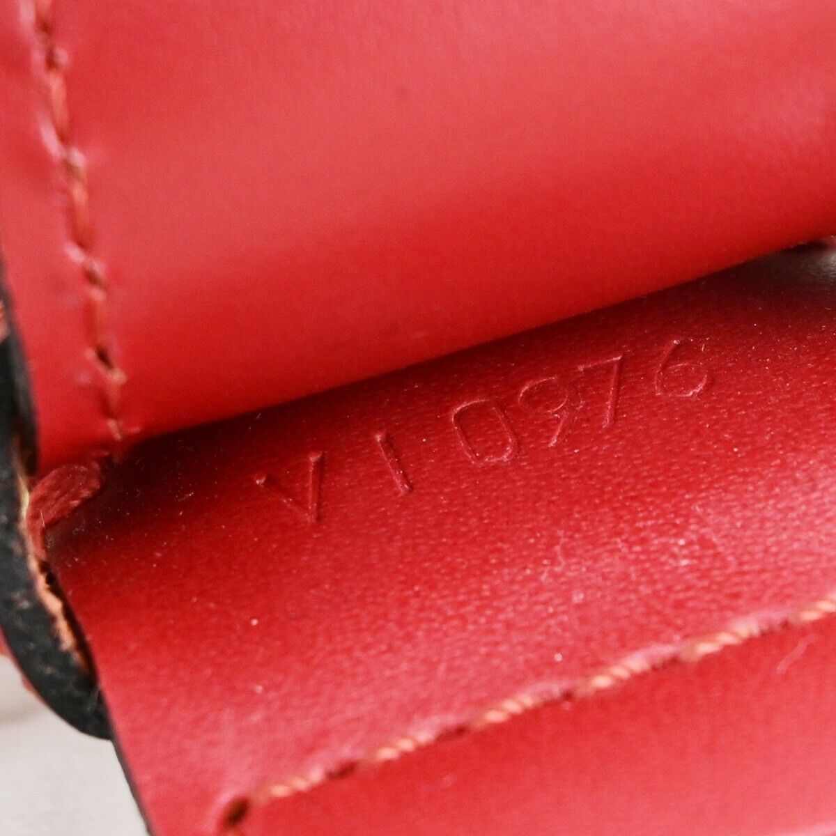 Louis Vuitton Sac d'épaule Red Leather Shoulder Bag