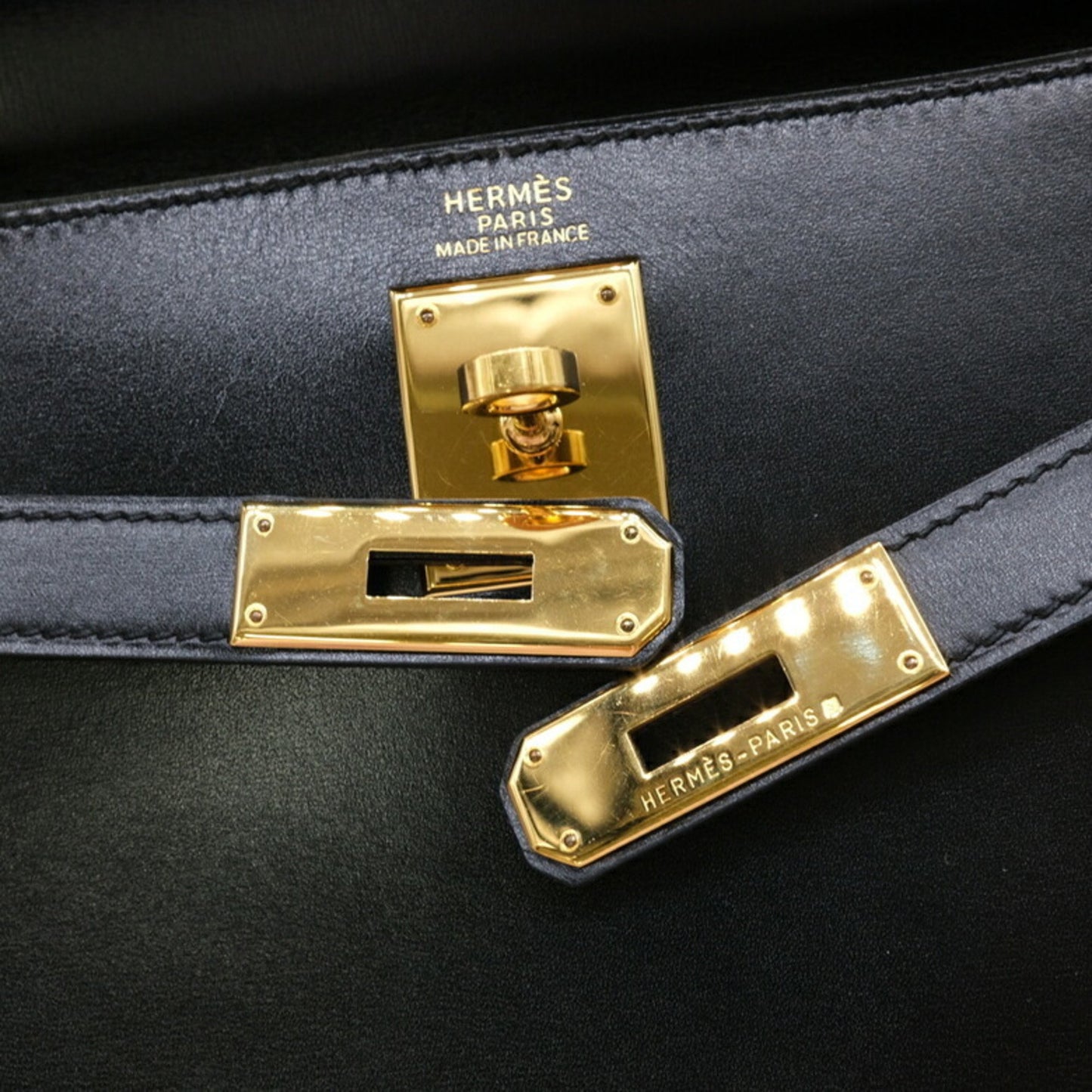 Hermès Kelly 32 Black Leather Hand Bag