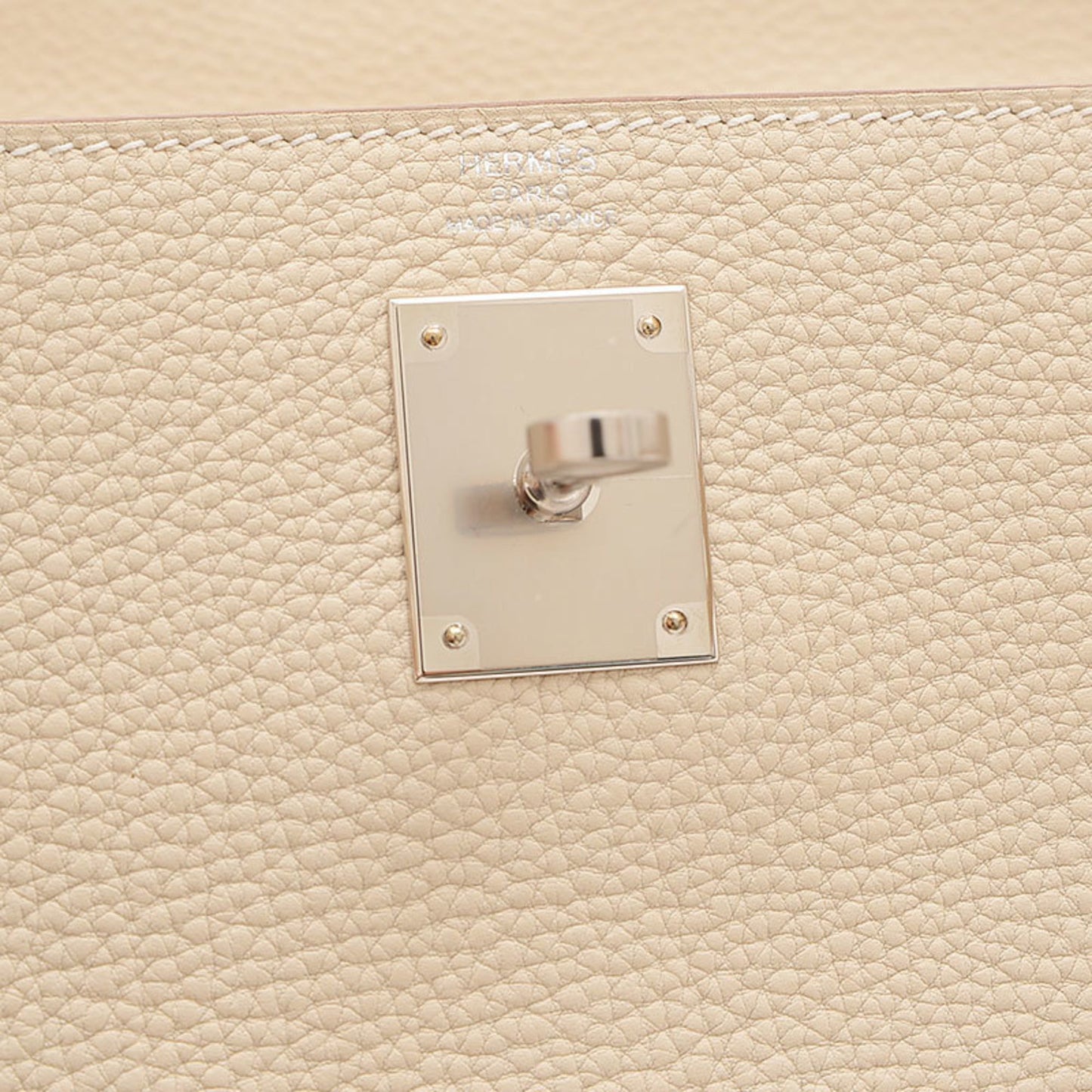 Hermès Kelly 28 Beige Leather Hand Bag