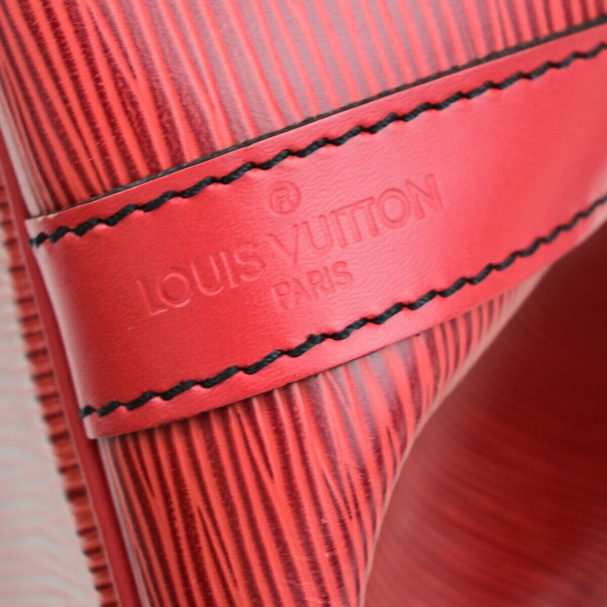 Louis Vuitton Petit Noé Red Leather Shoulder Bag