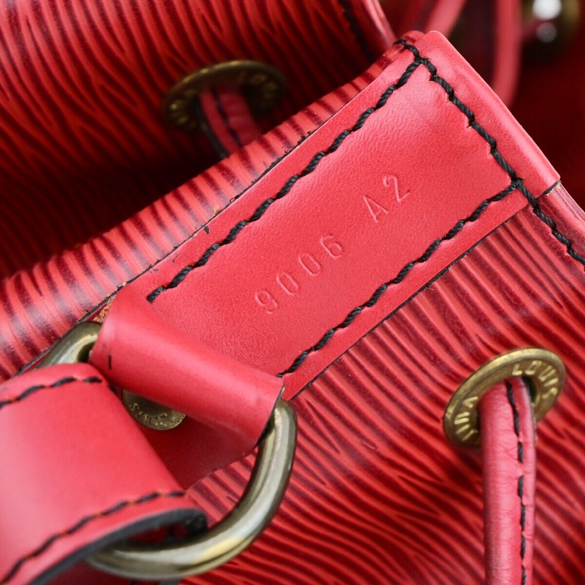 Louis Vuitton Petit Noé Red Leather Shoulder Bag