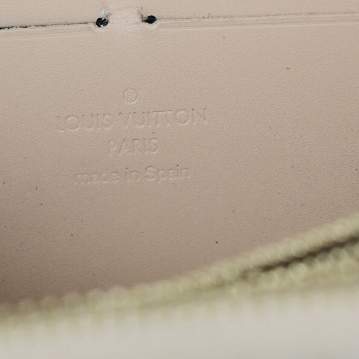 Louis Vuitton Portefeuille Clémence Beige Patent Leather Wallet Accessories