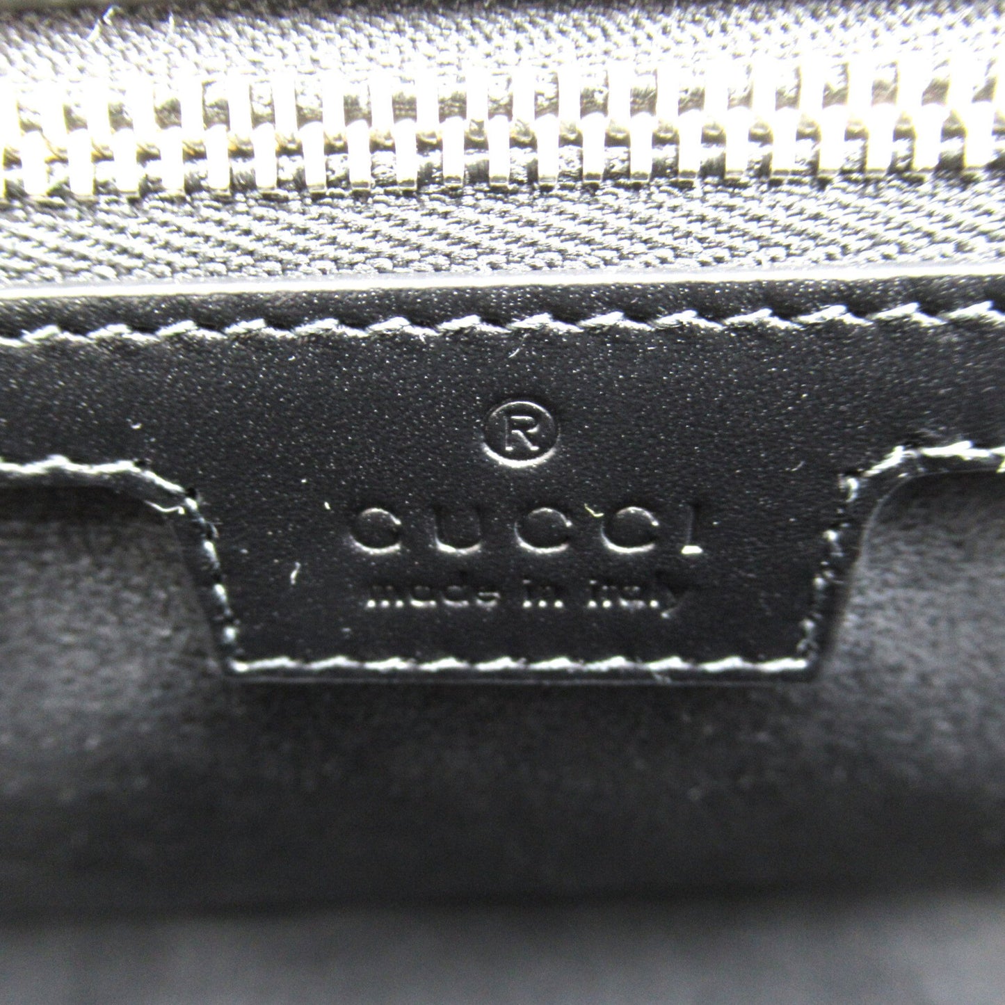 Gucci -- Black Leather Shoulder Bag