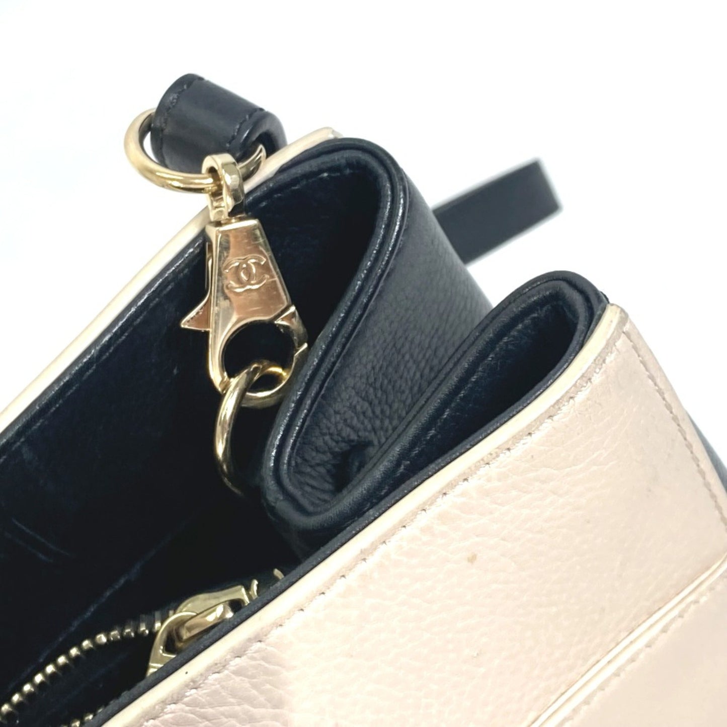 Chanel Cabas Beige Leather Shoulder Bag