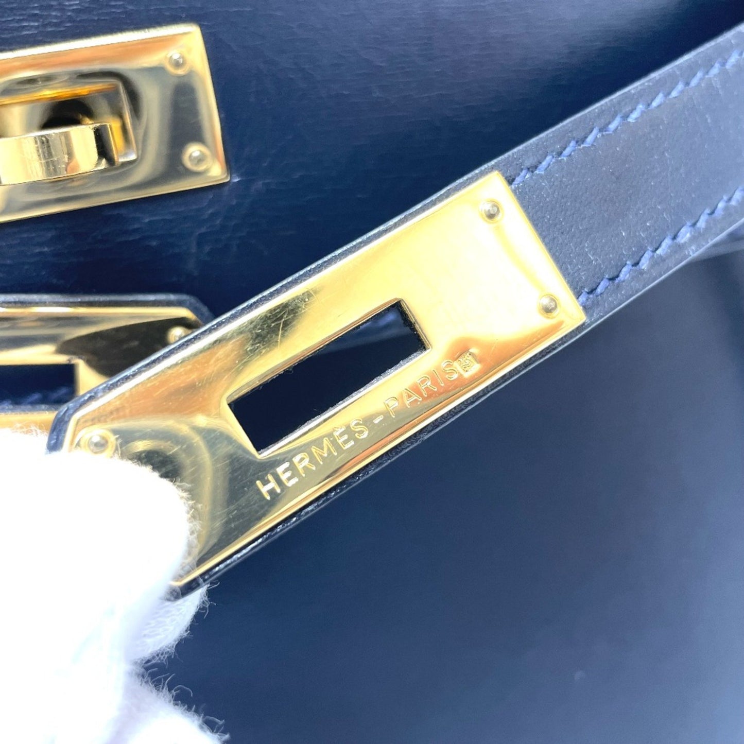 Hermès Kelly 28 Navy Leather Hand Bag