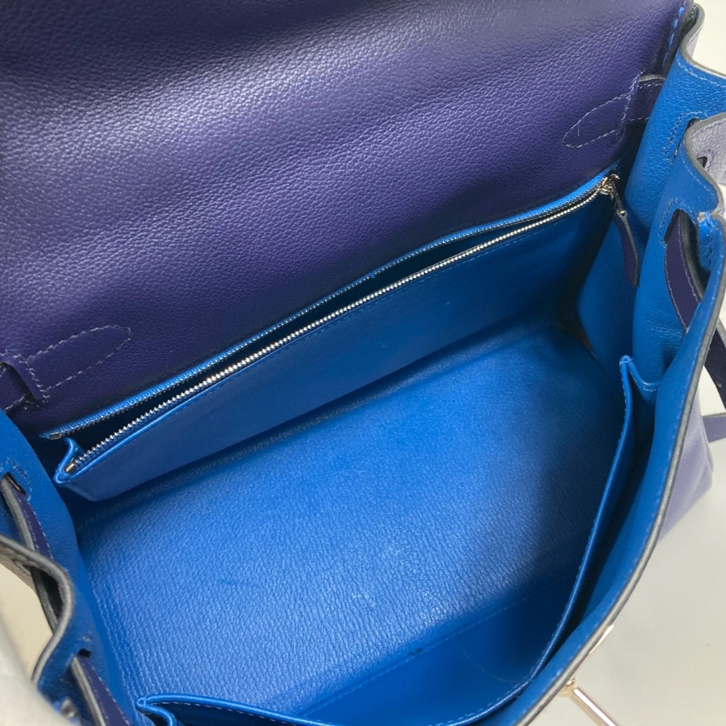 Hermès Kelly 28 Blue Leather Hand Bag