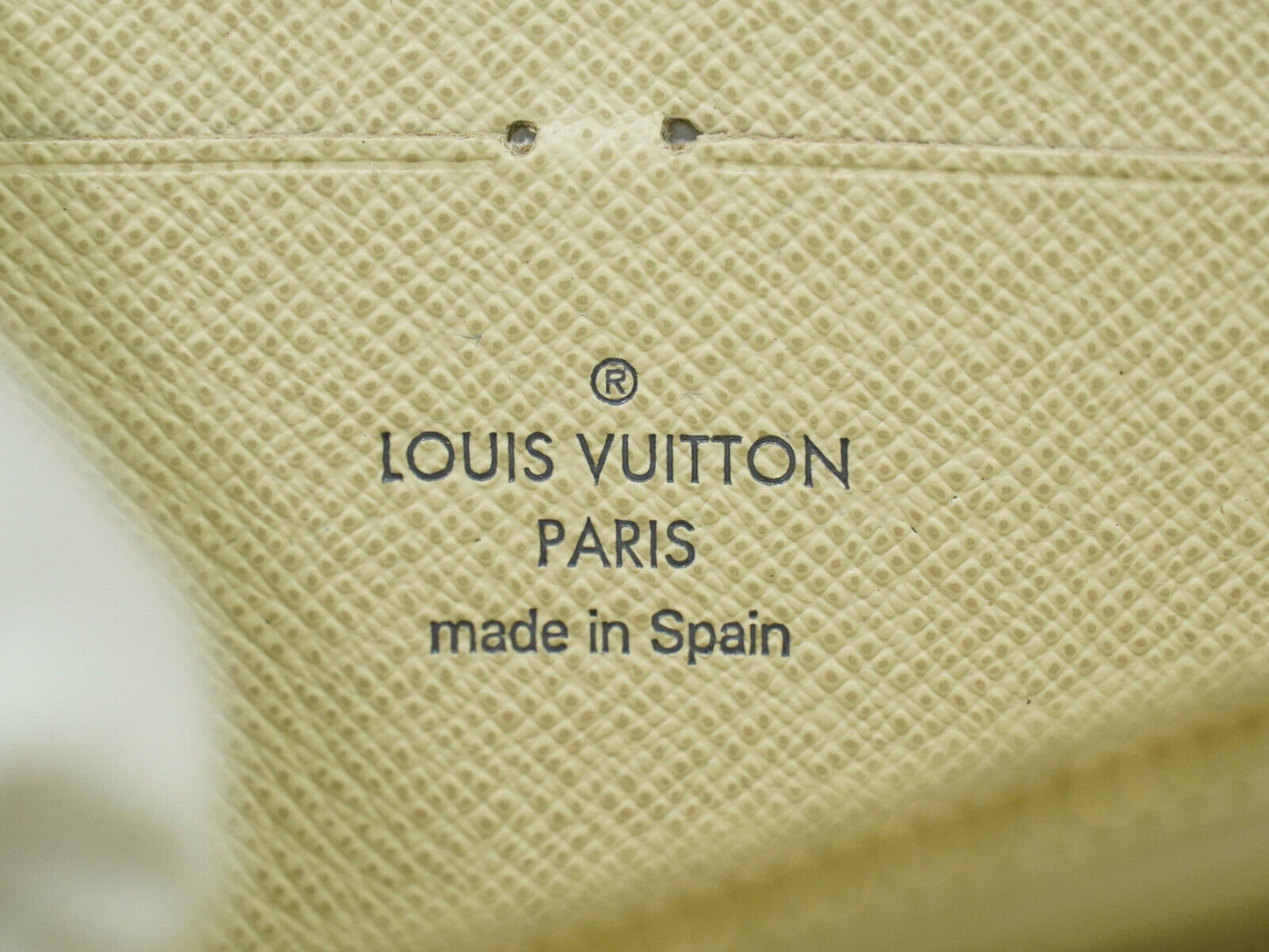 Louis Vuitton Portefeuille zippy White Canvas Wallet Accessories