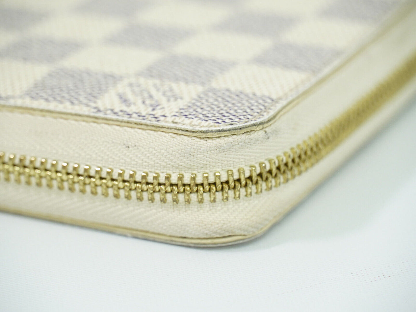 Louis Vuitton Portefeuille zippy White Canvas Wallet Accessories