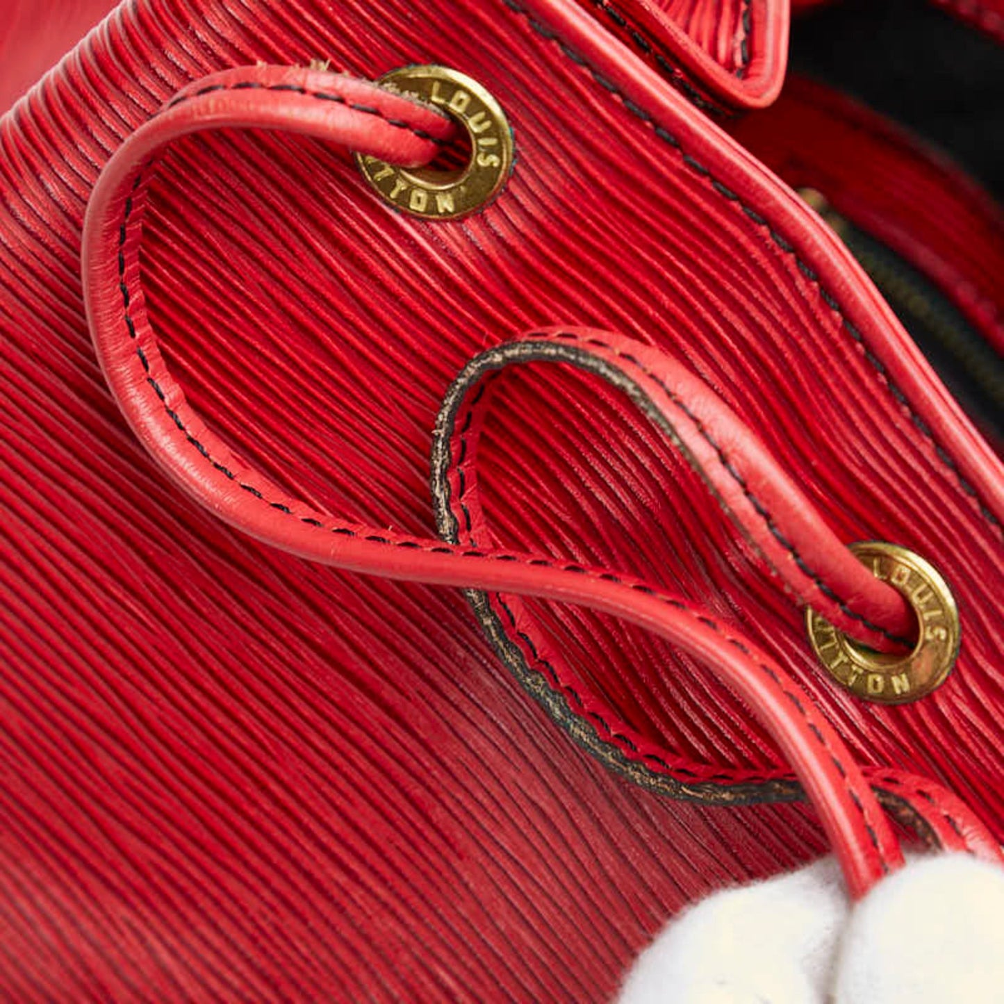 Louis Vuitton Petit Noé Red Leather Shoulder Bag