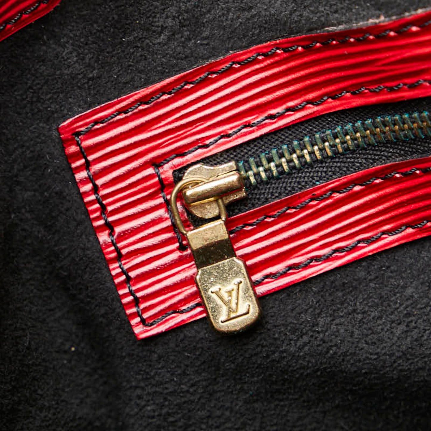 Louis Vuitton Petit Noé Red Leather Shoulder Bag