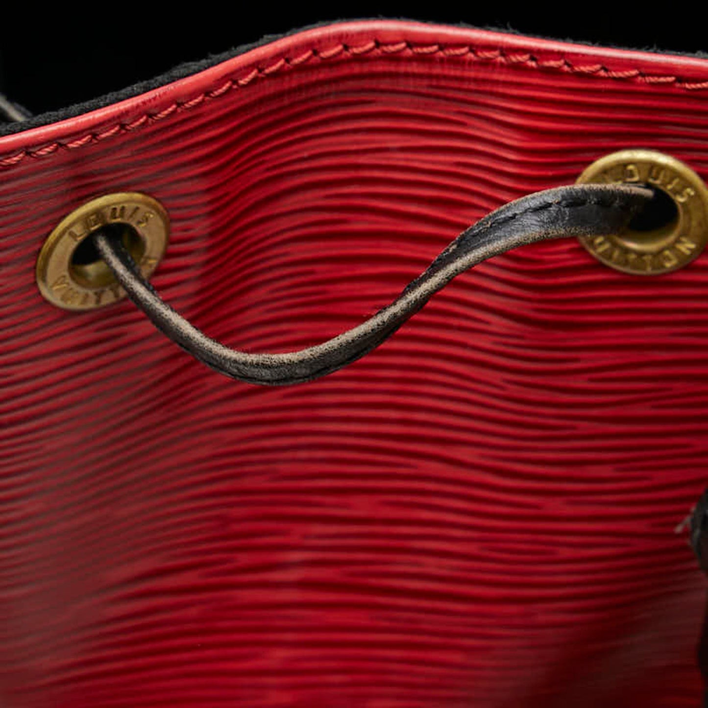 Louis Vuitton Petit Noé Red Leather Shoulder Bag