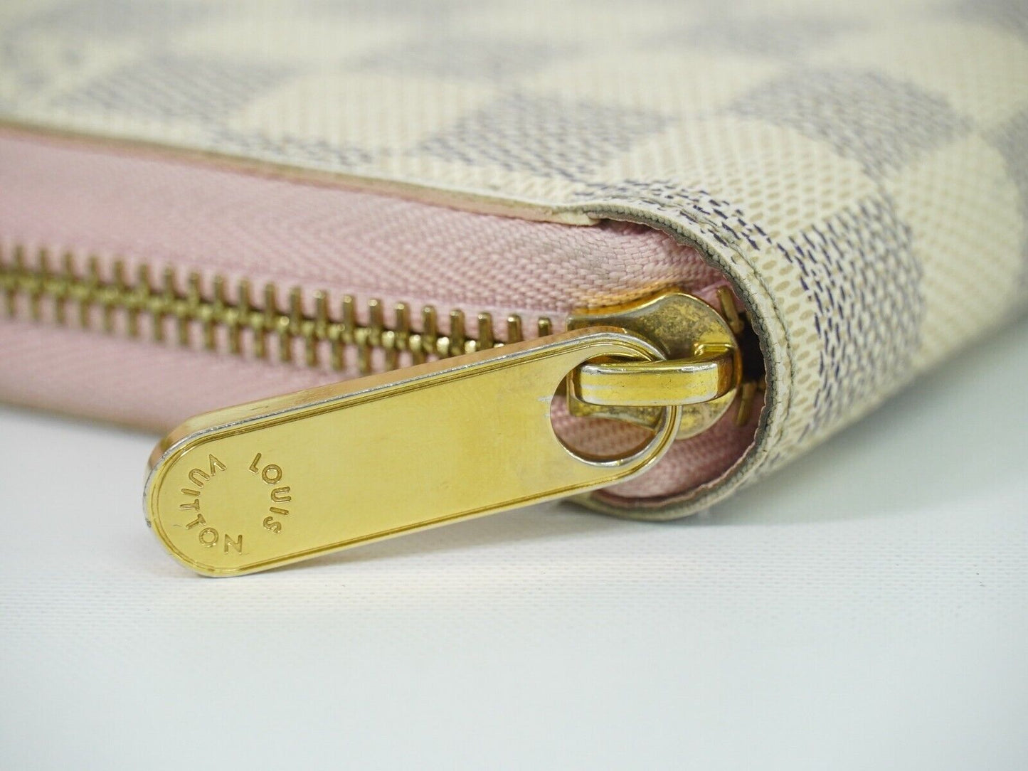 Louis Vuitton Portefeuille zippy White Canvas Wallet Accessories