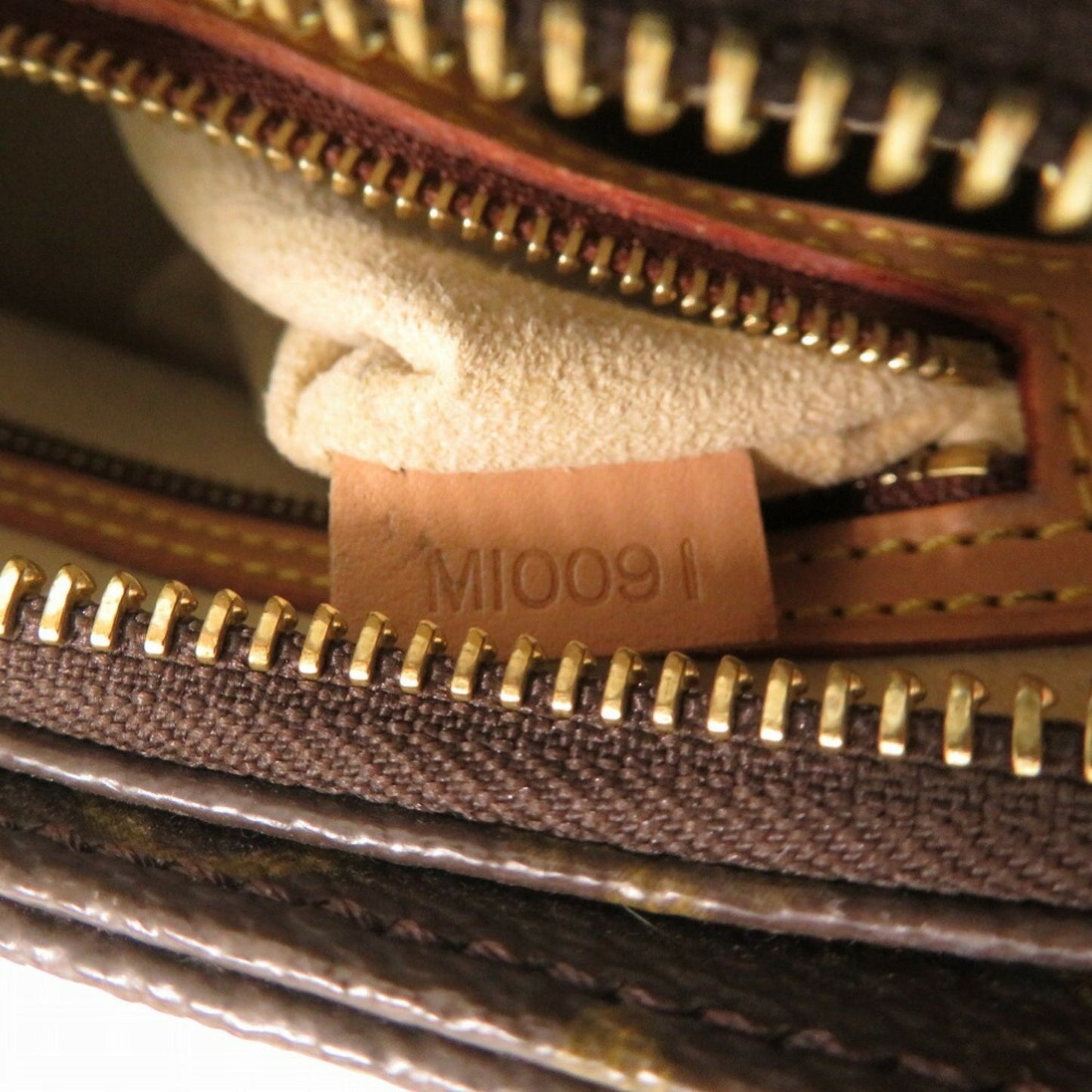 Louis Vuitton Looping MM Brown Canvas Shoulder Bag