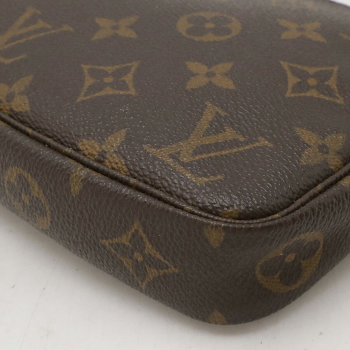 Louis Vuitton Pochette accessoires Brown Canvas Clutch Bag