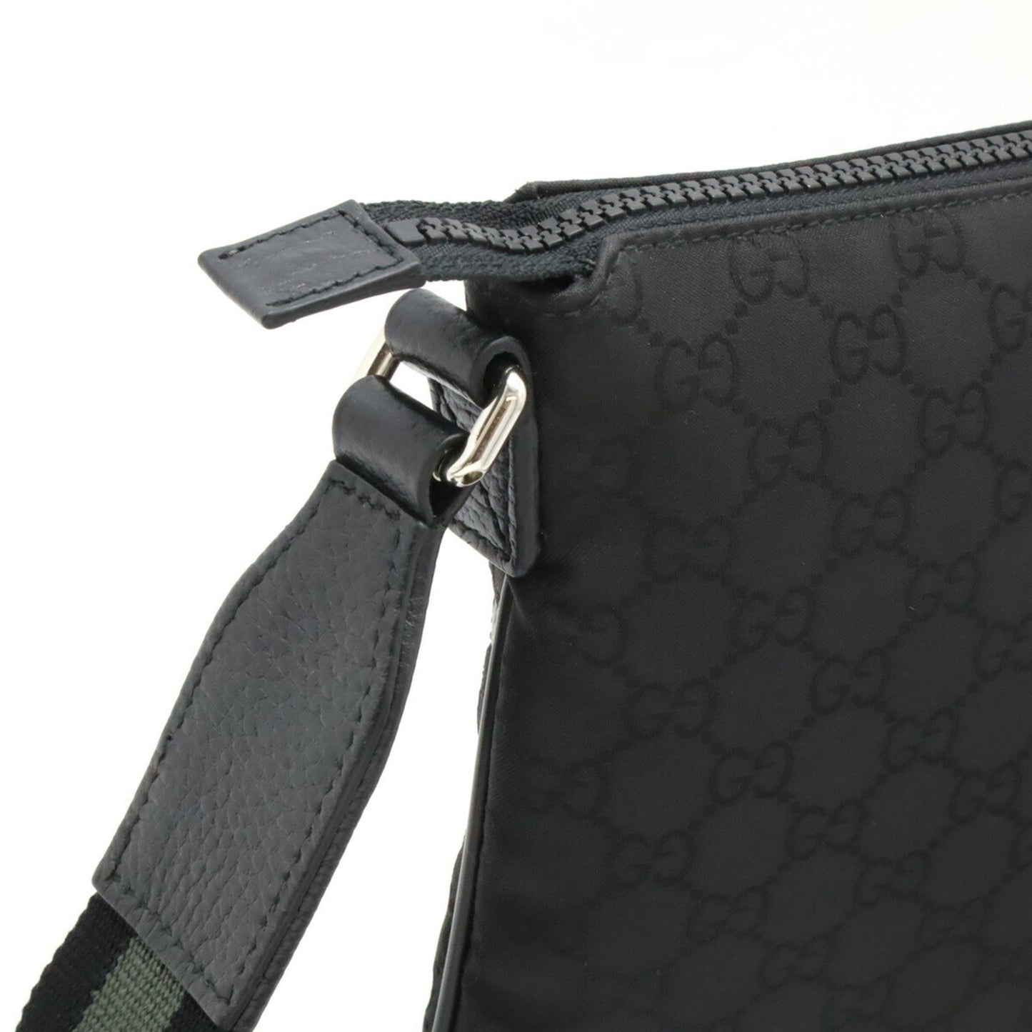 Gucci GG nylon Black Synthetic Shoulder Bag