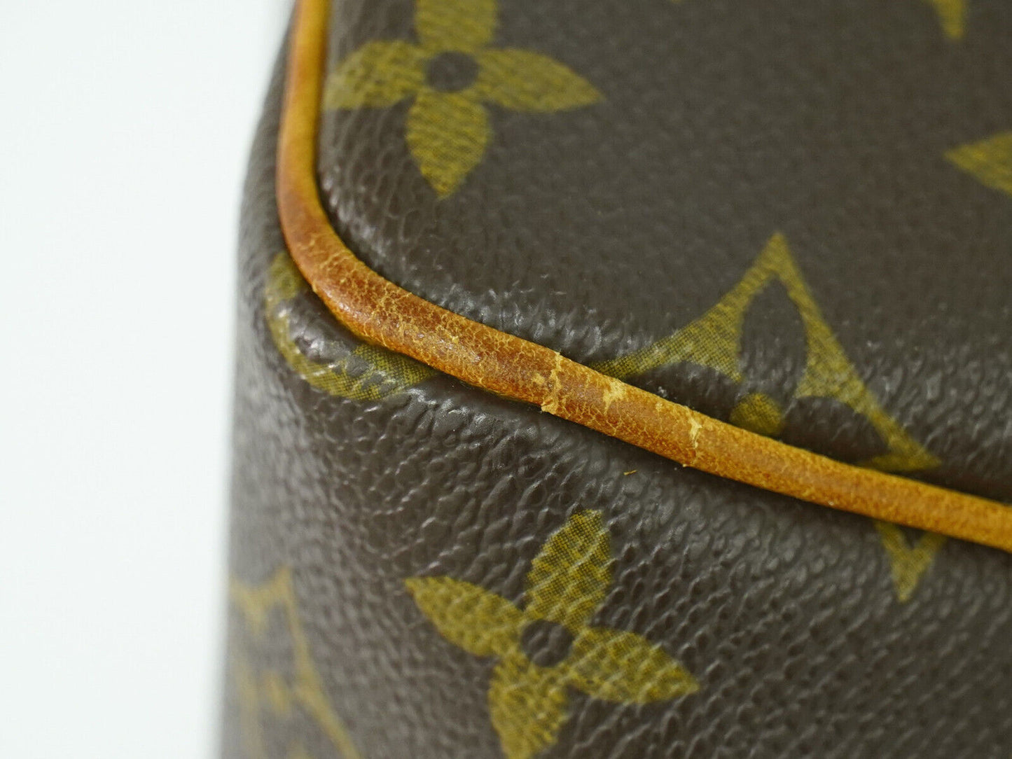 Louis Vuitton Batignolles Brown Canvas Hand Bag