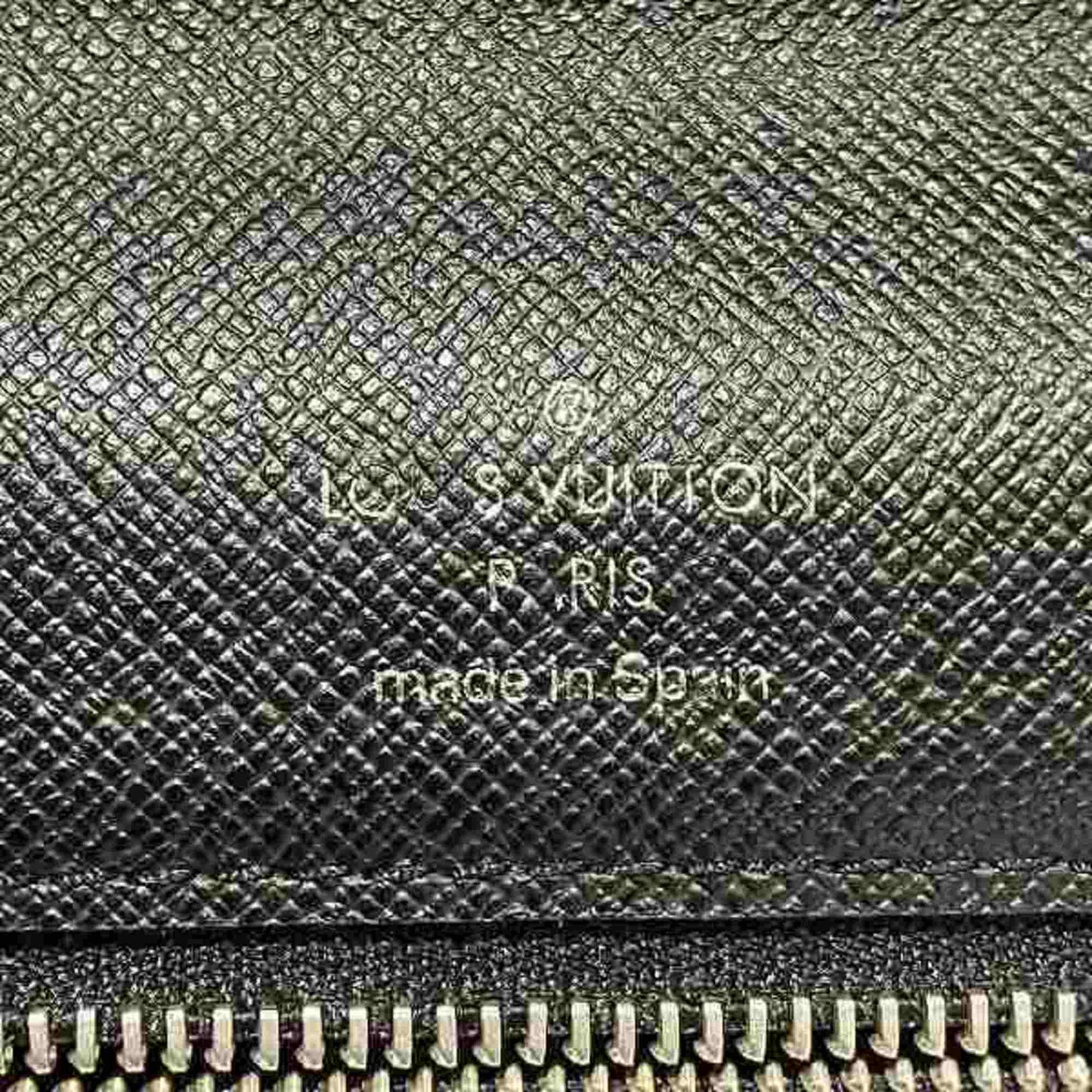 Louis Vuitton Selenga Black Leather Clutch Bag