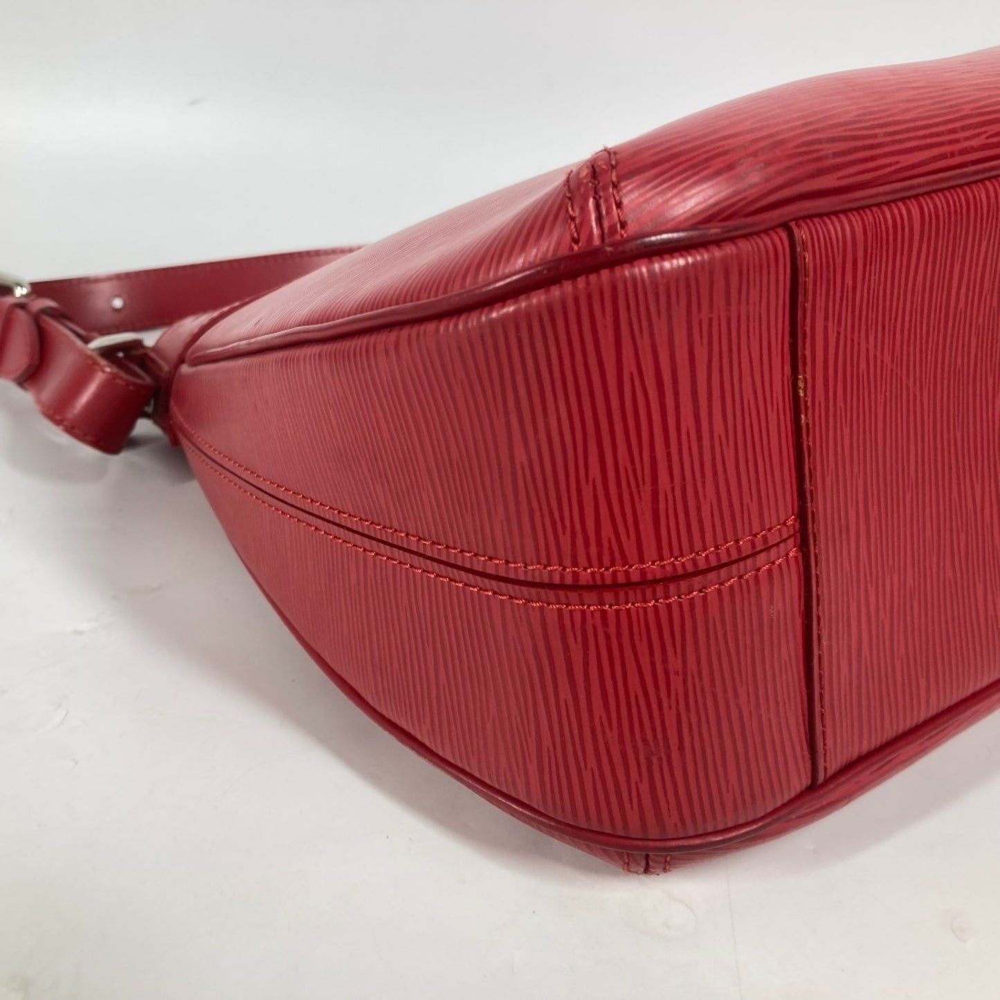 Louis Vuitton Turenne Red Leather Shoulder Bag