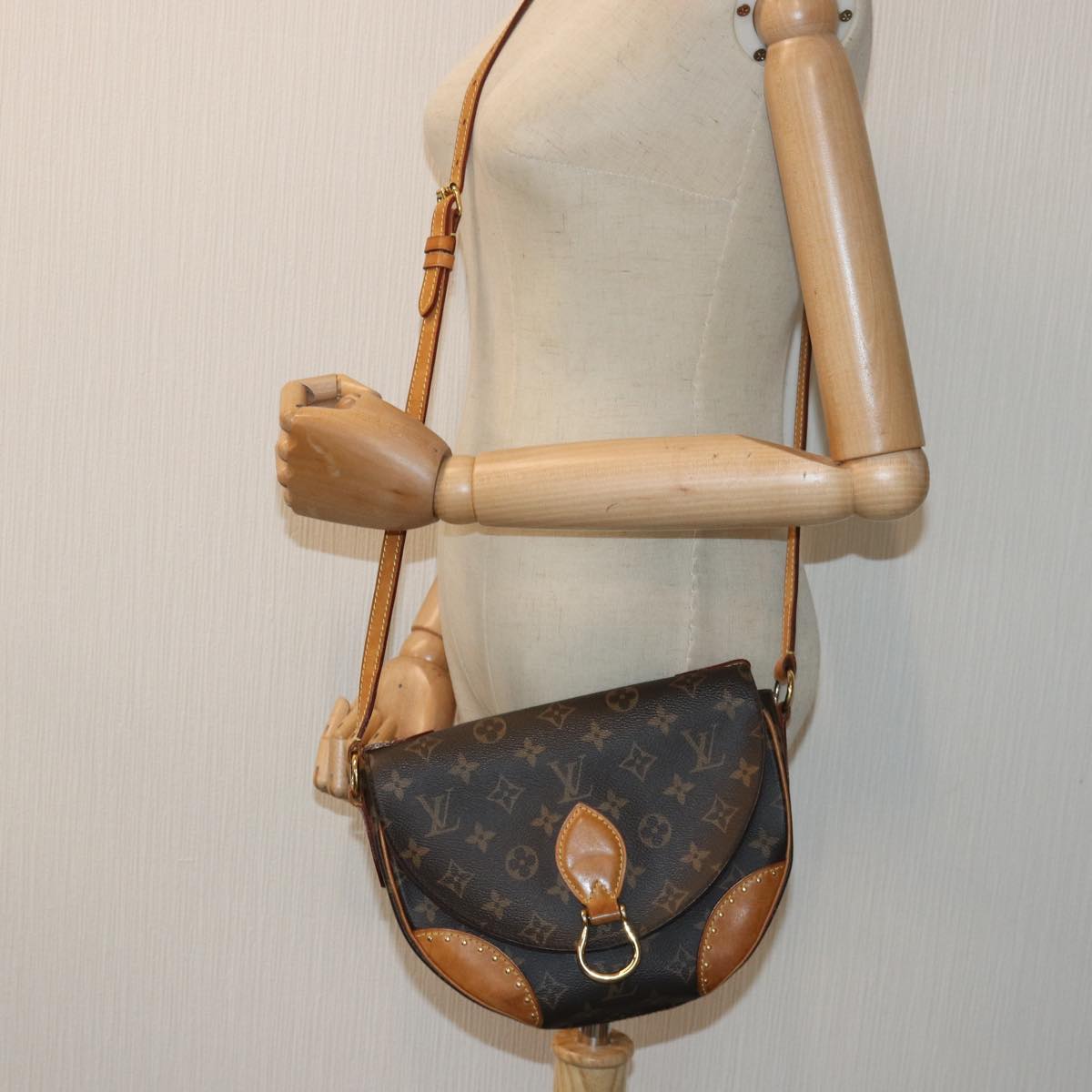 Louis Vuitton Saint Cloud Brown Canvas Shoulder Bag