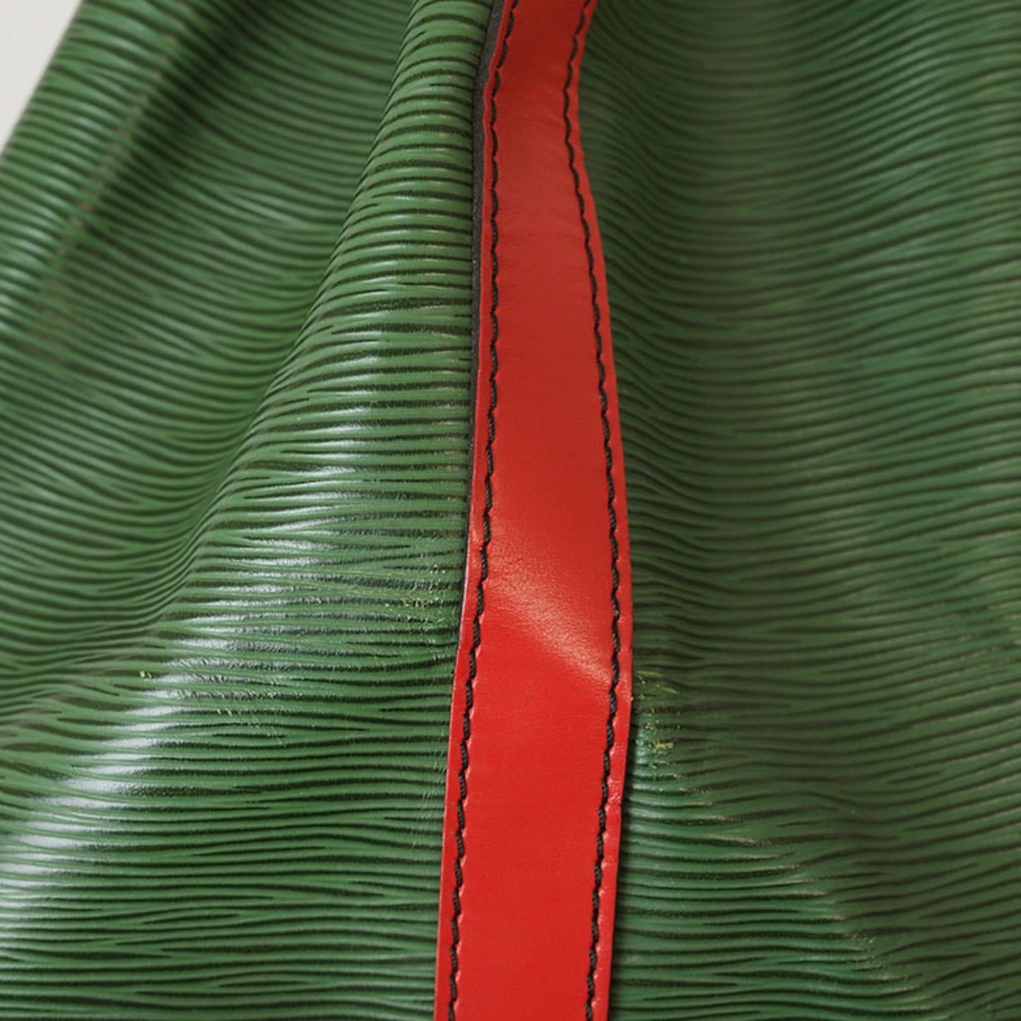 Louis Vuitton Petit Noé Green Leather Shoulder Bag