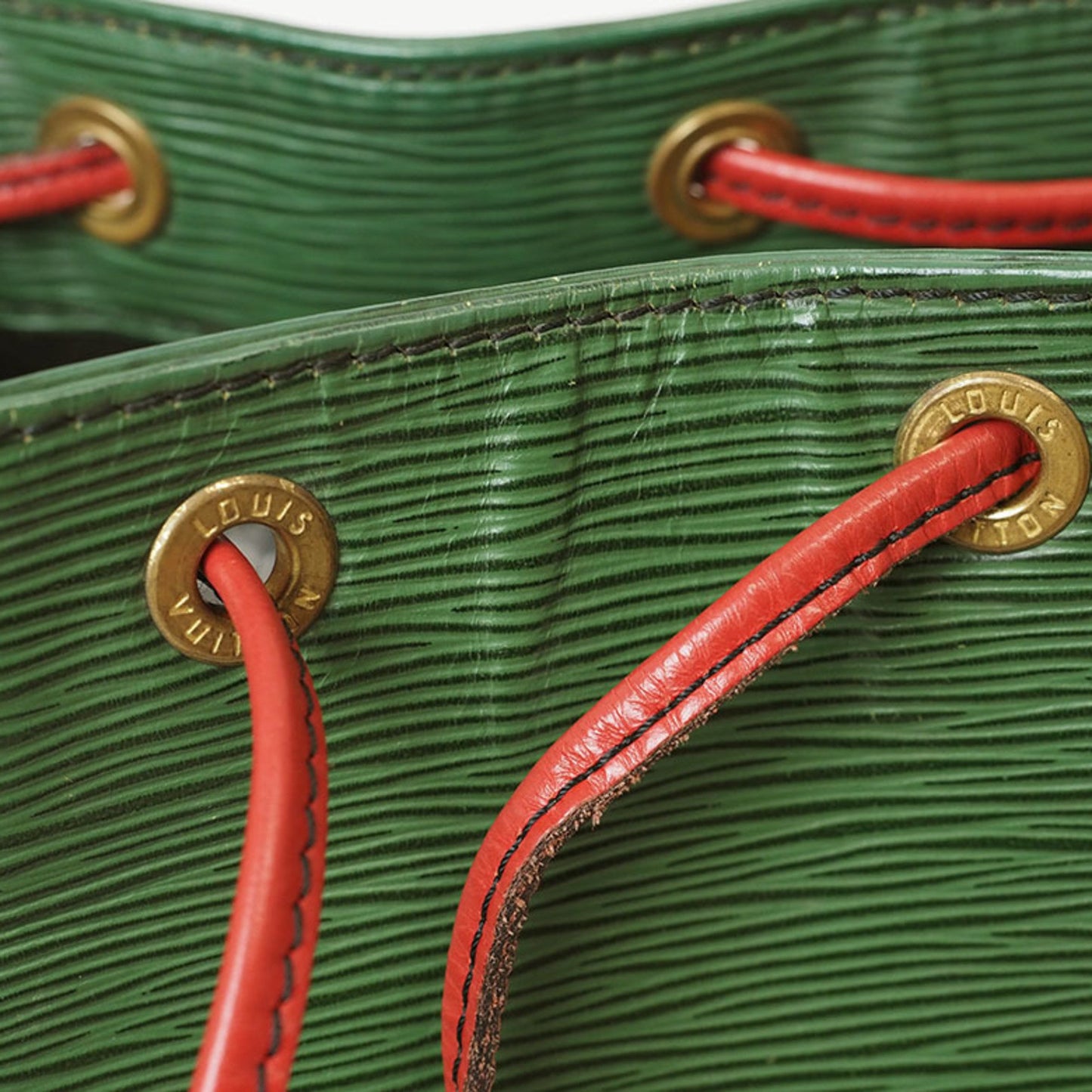 Louis Vuitton Petit Noé Green Leather Shoulder Bag