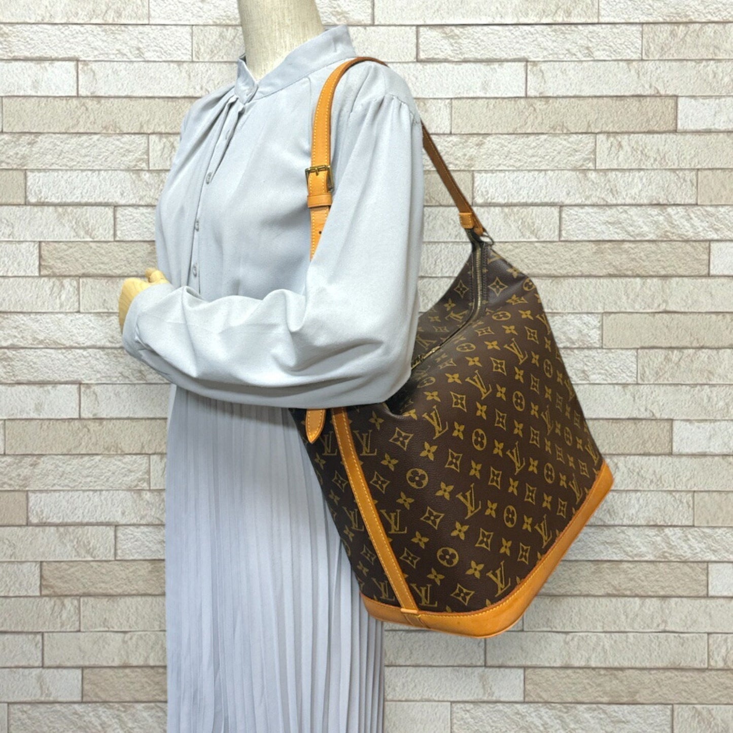 Louis Vuitton Amfar Brown Canvas Shoulder Bag