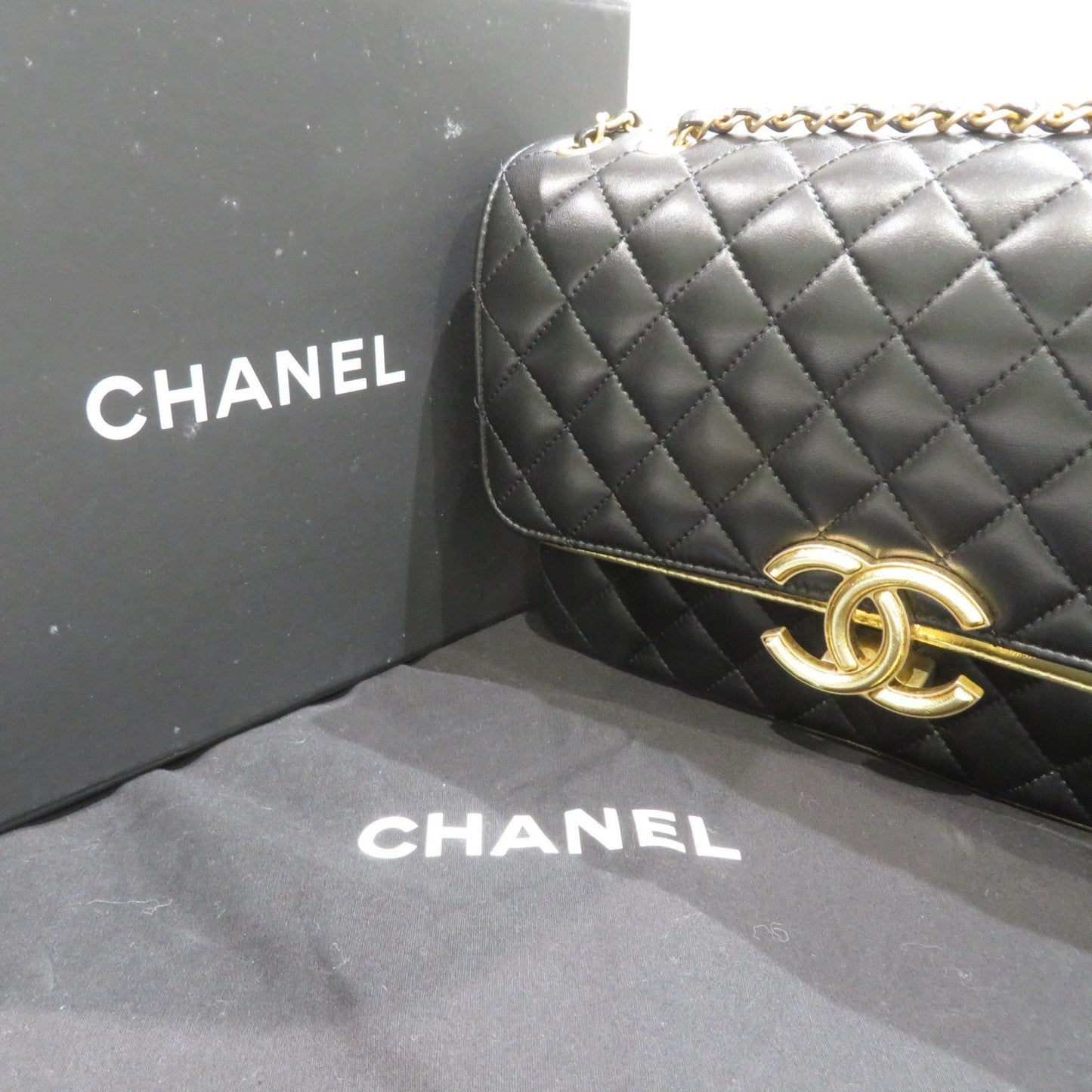 Chanel Flap bag Black Leather Shoulder Bag