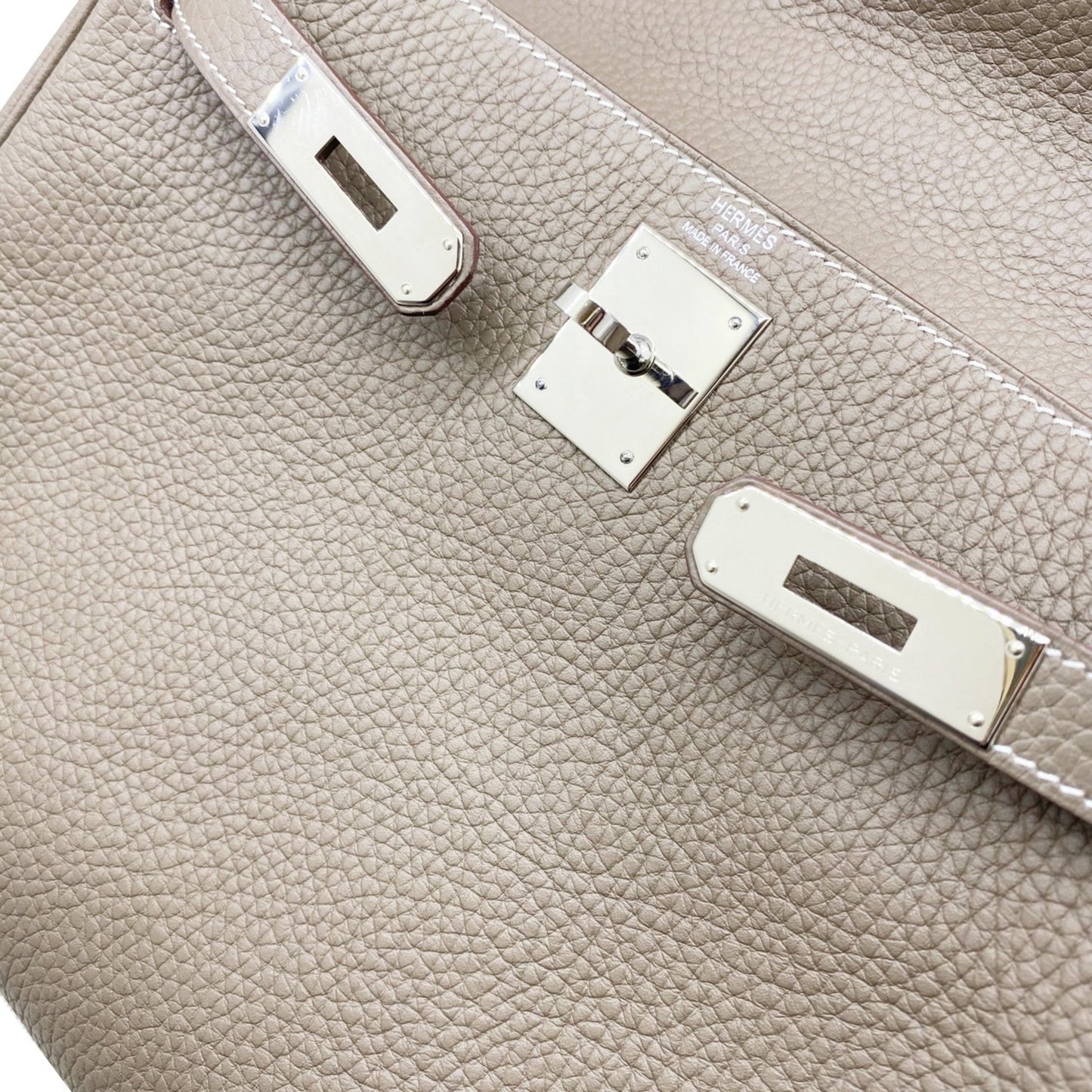 Hermès Kelly 28 Grey Leather Hand Bag