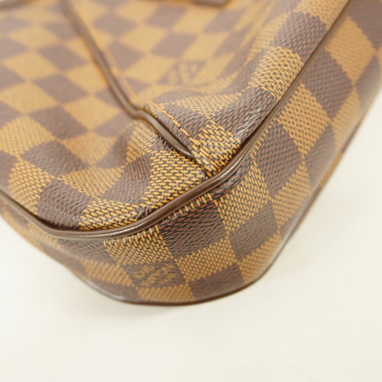 Louis Vuitton Thames Brown Leather Shoulder Bag