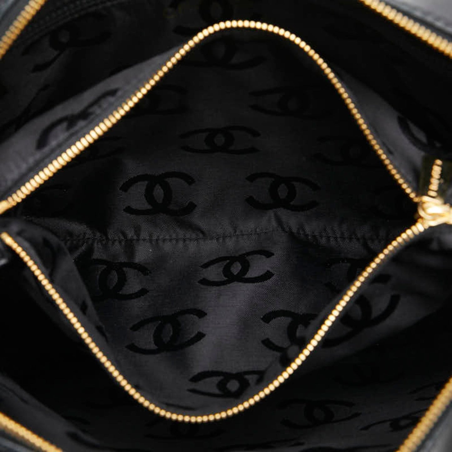 Chanel V-Stich Black Leather Shoulder Bag