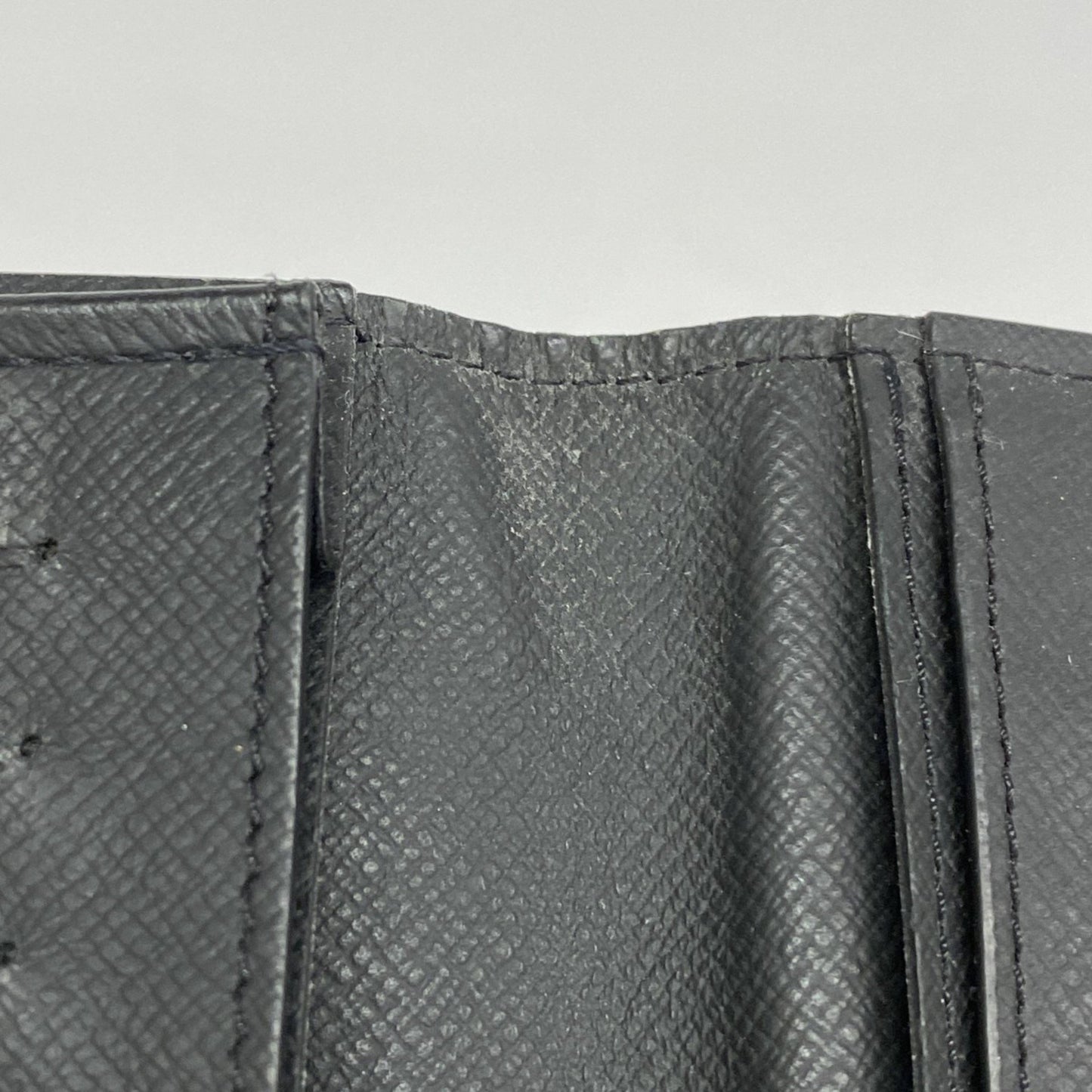 Louis Vuitton Taiga Black Leather Wallet Accessories