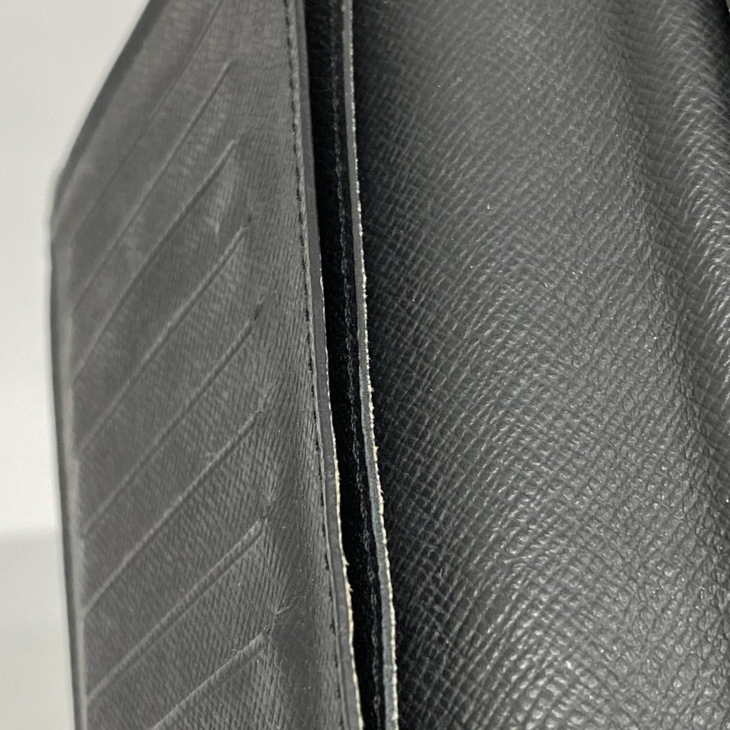 Louis Vuitton Taiga Black Leather Wallet Accessories