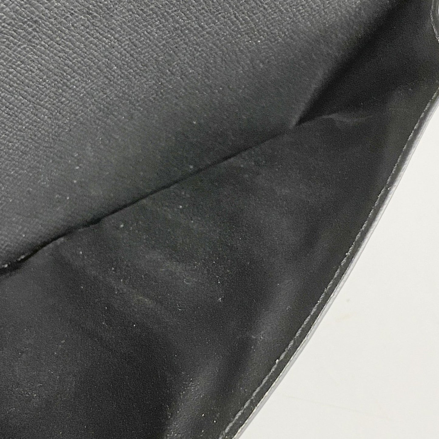 Louis Vuitton Taiga Black Leather Wallet Accessories