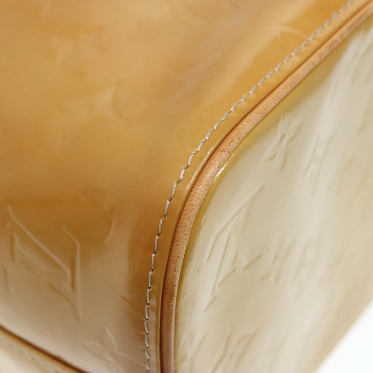 Louis Vuitton Houston Beige Patent Leather Hand Bag