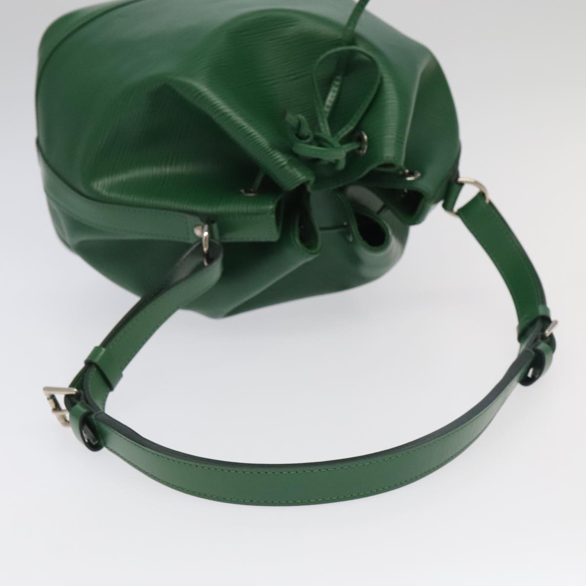 Louis Vuitton Noé Green Leather Shoulder Bag