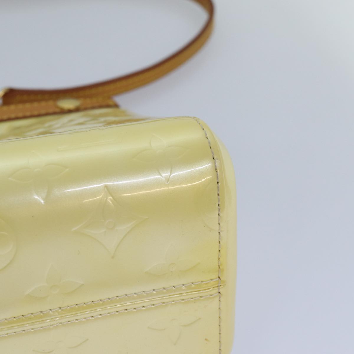 Louis Vuitton Roxbury Beige Patent Leather Hand Bag