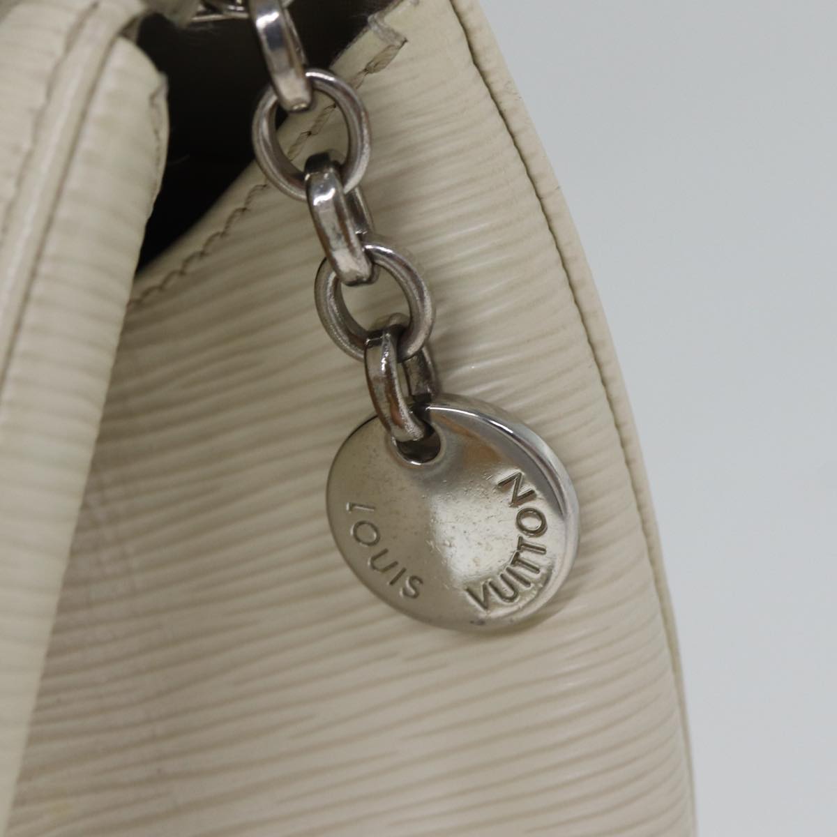 Louis Vuitton Blair White Leather Hand Bag