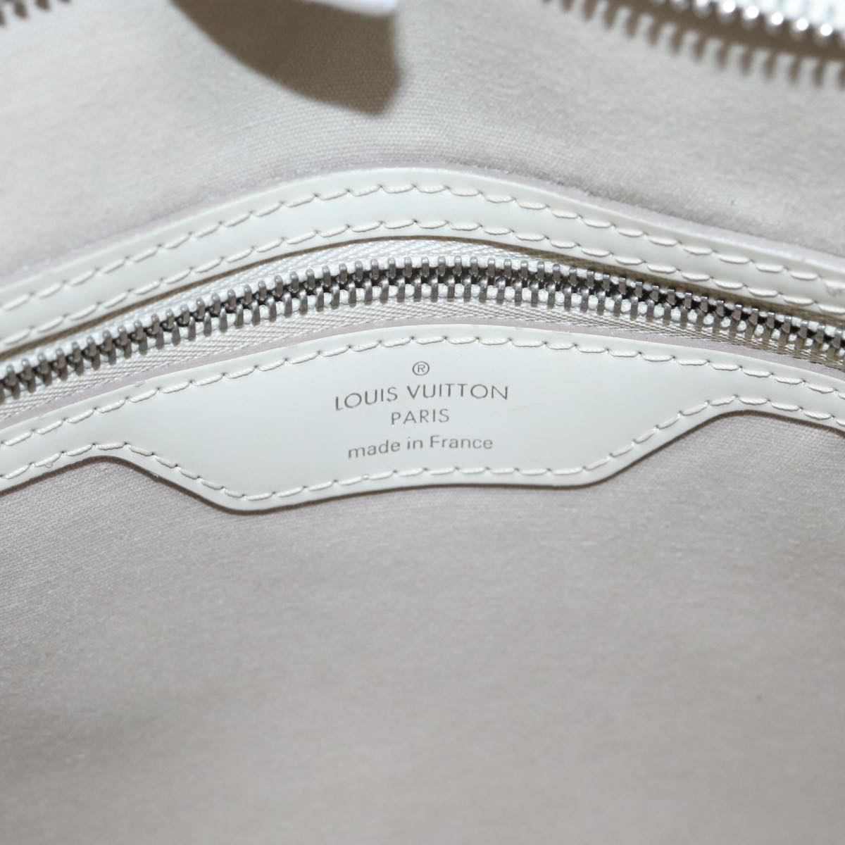 Louis Vuitton Blair White Leather Hand Bag