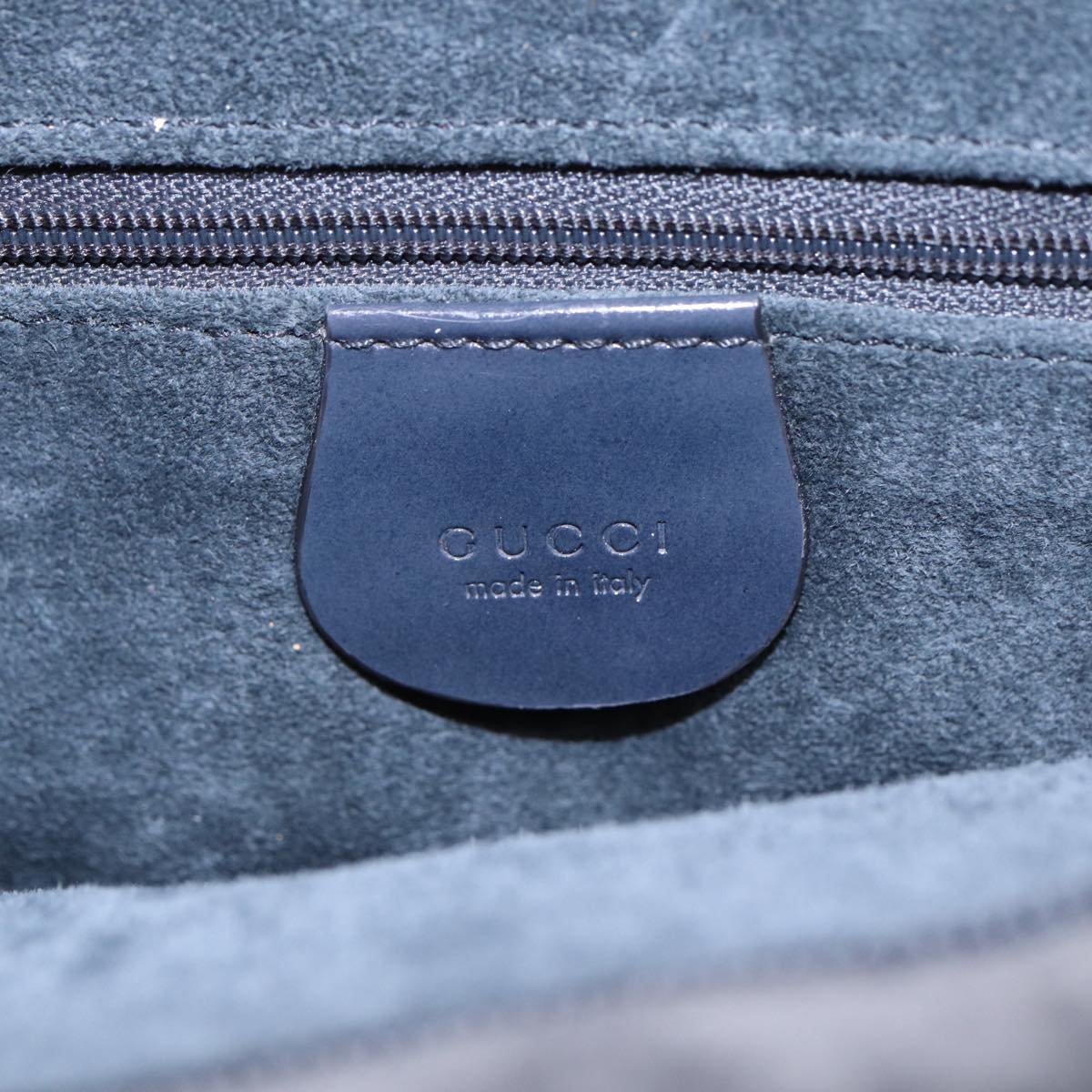 Gucci -- Grey Suede Hand Bag