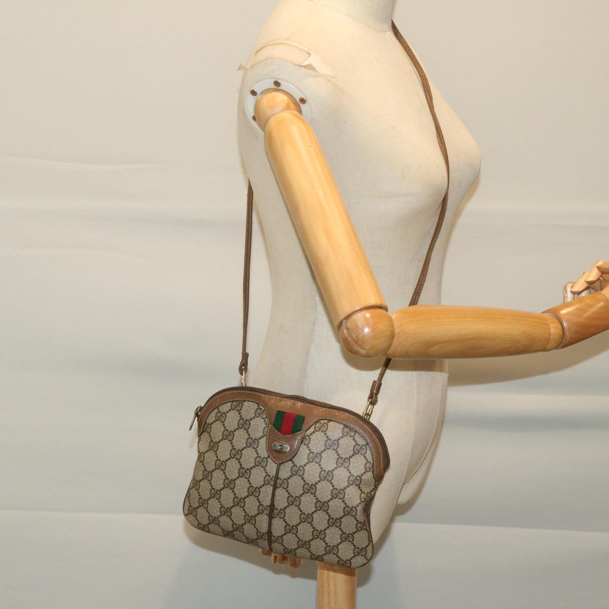 Gucci GG canvas Beige Canvas Shoulder Bag